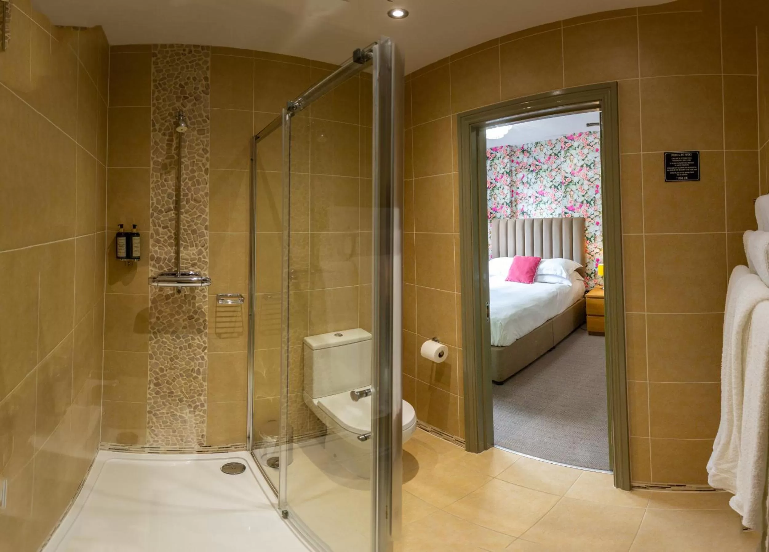 Classic Triple Room in The Griffin Belle Hotel Vauxhall