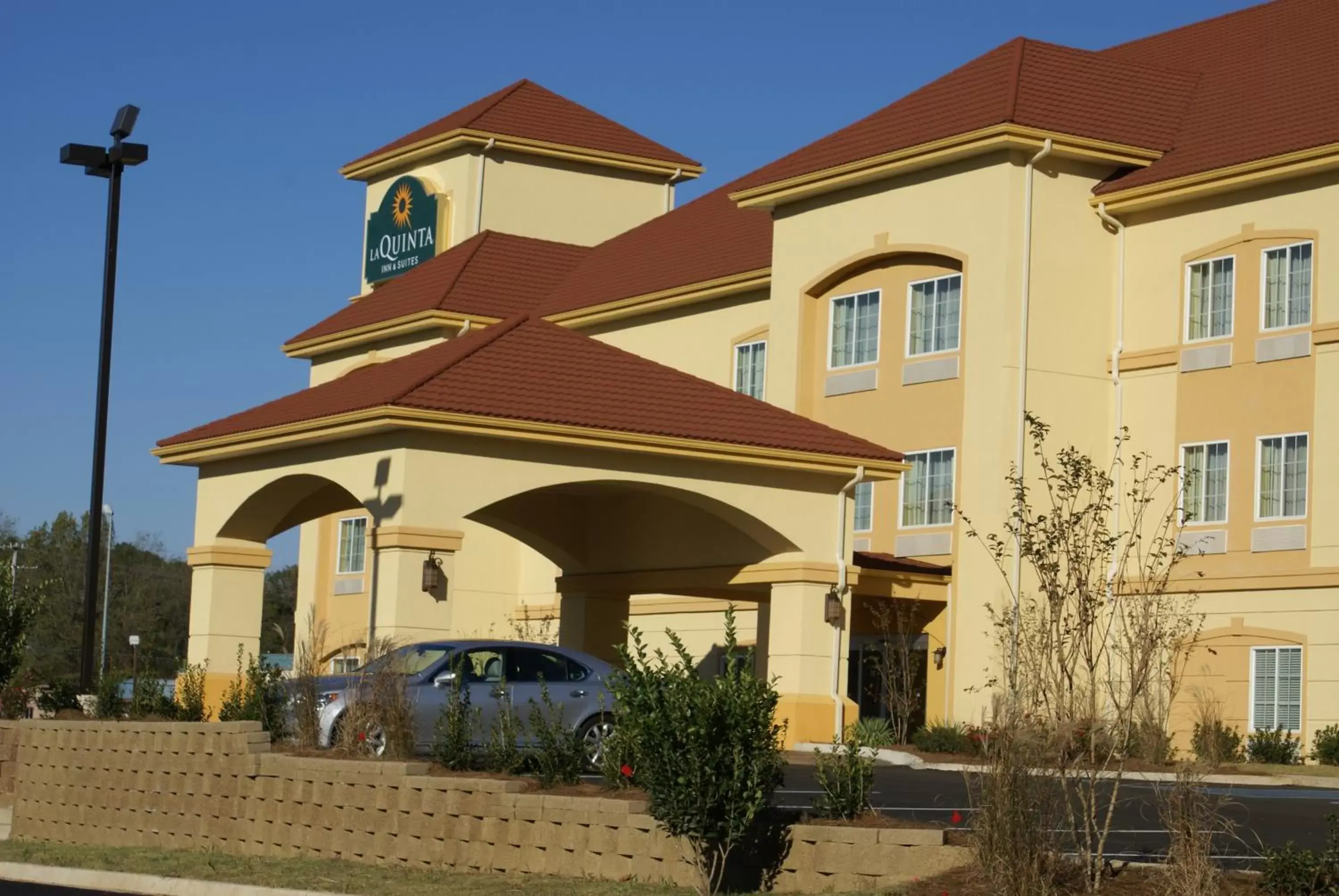 Property building in La Quinta by Wyndham Vicksburg Property building in La Quinta by Wyndham Vicksburg