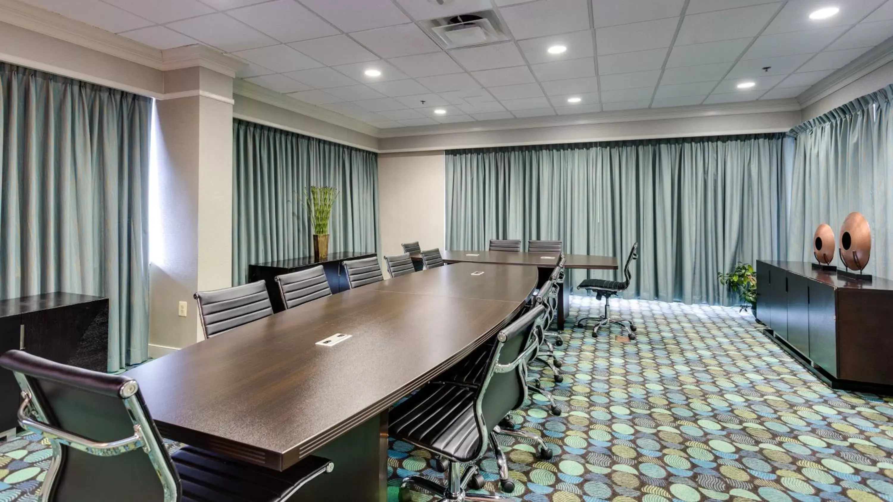 Meeting/conference room in Holiday Inn Express Washington DC SW - Springfield, an IHG Hotel