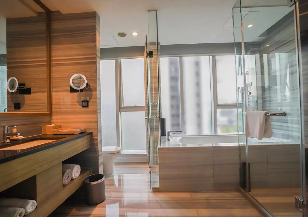 Bath in Rhombus Park Aura Chengdu Hotel