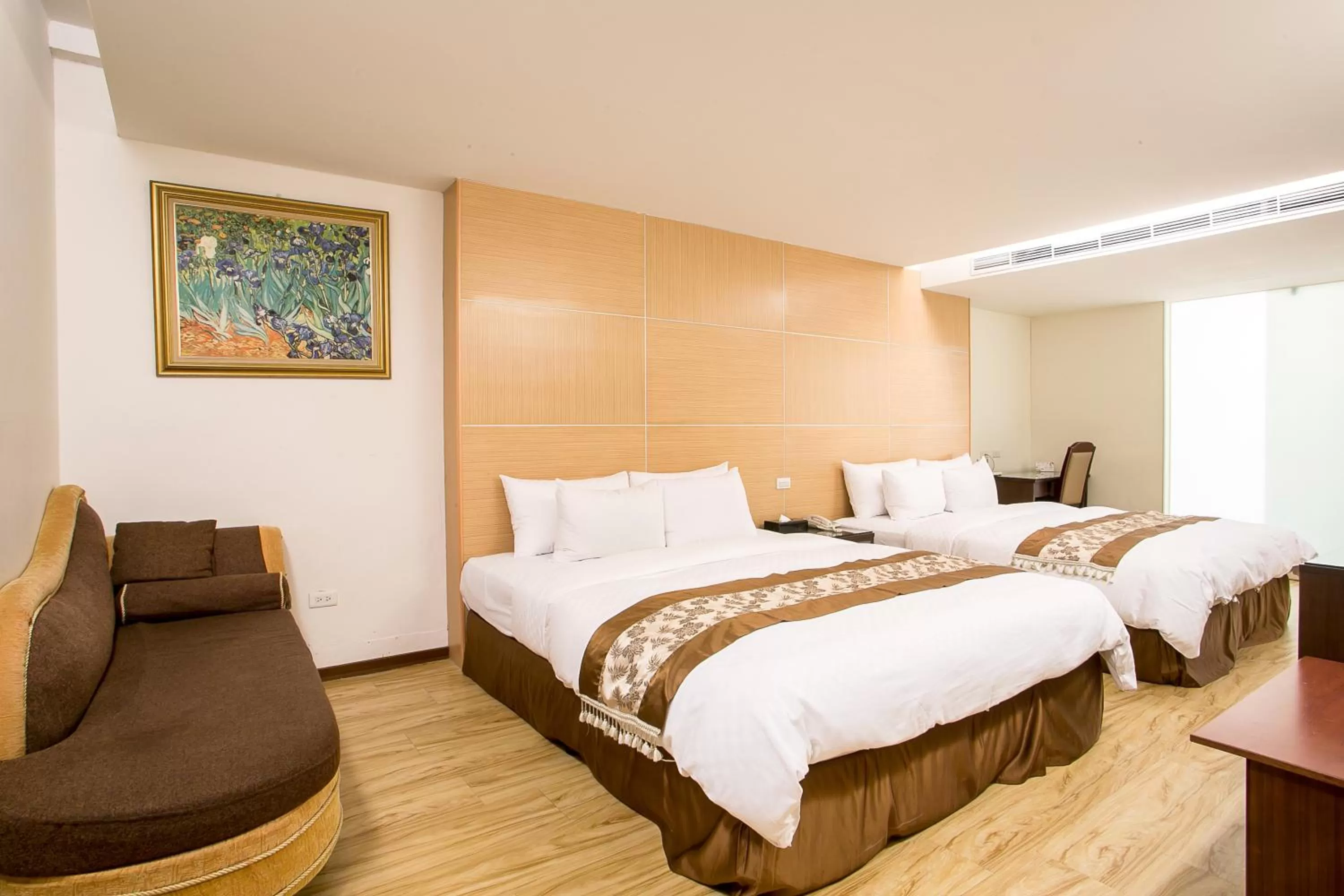 Day, Bed in Huang Shin Business Hotel-Chung Kang