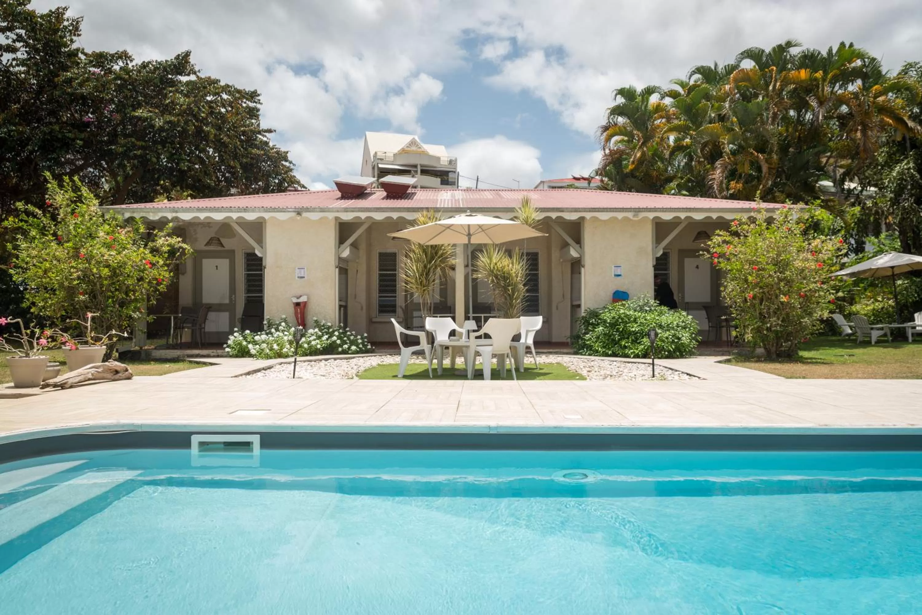 Property building in Hôtel Les Bananiers