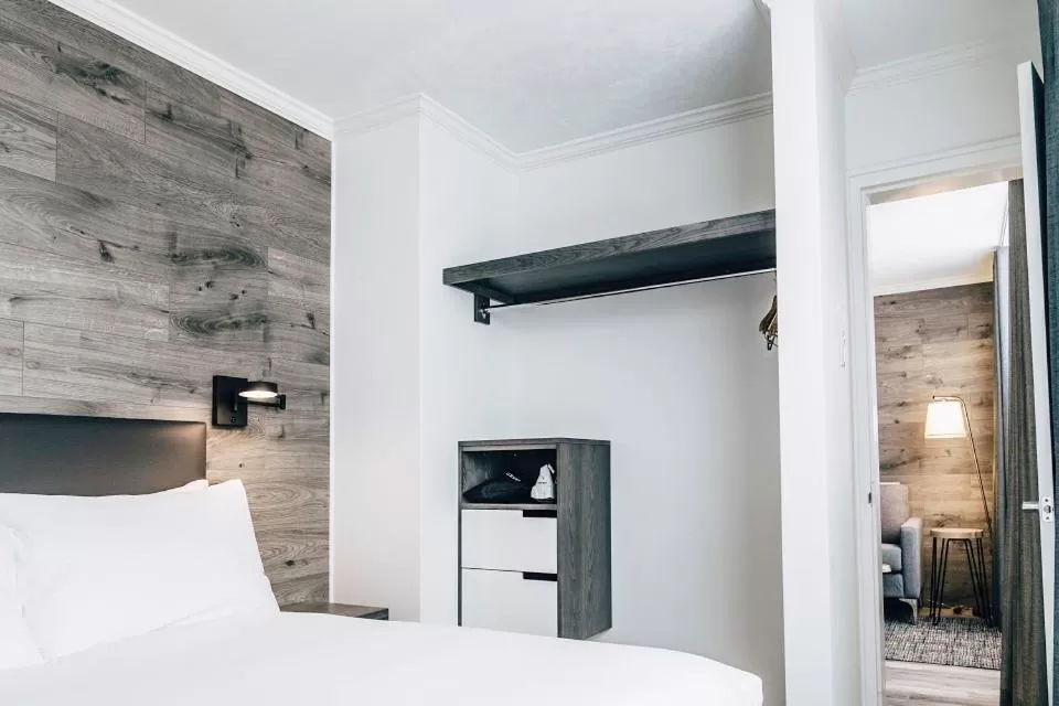 Bedroom, Bed in The Hotel on Pownal