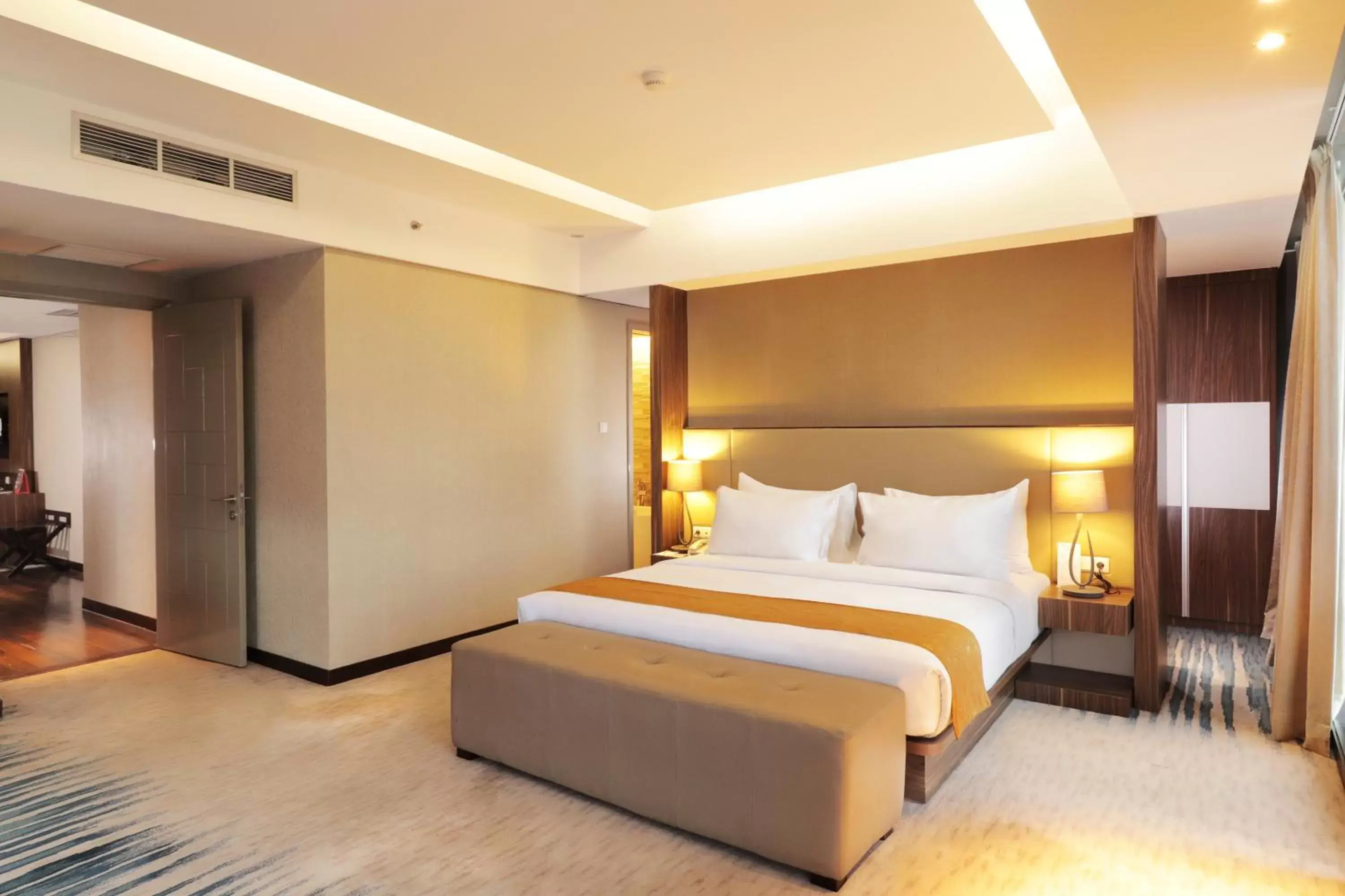 Bedroom, Bed in Swiss-Belhotel Cirebon