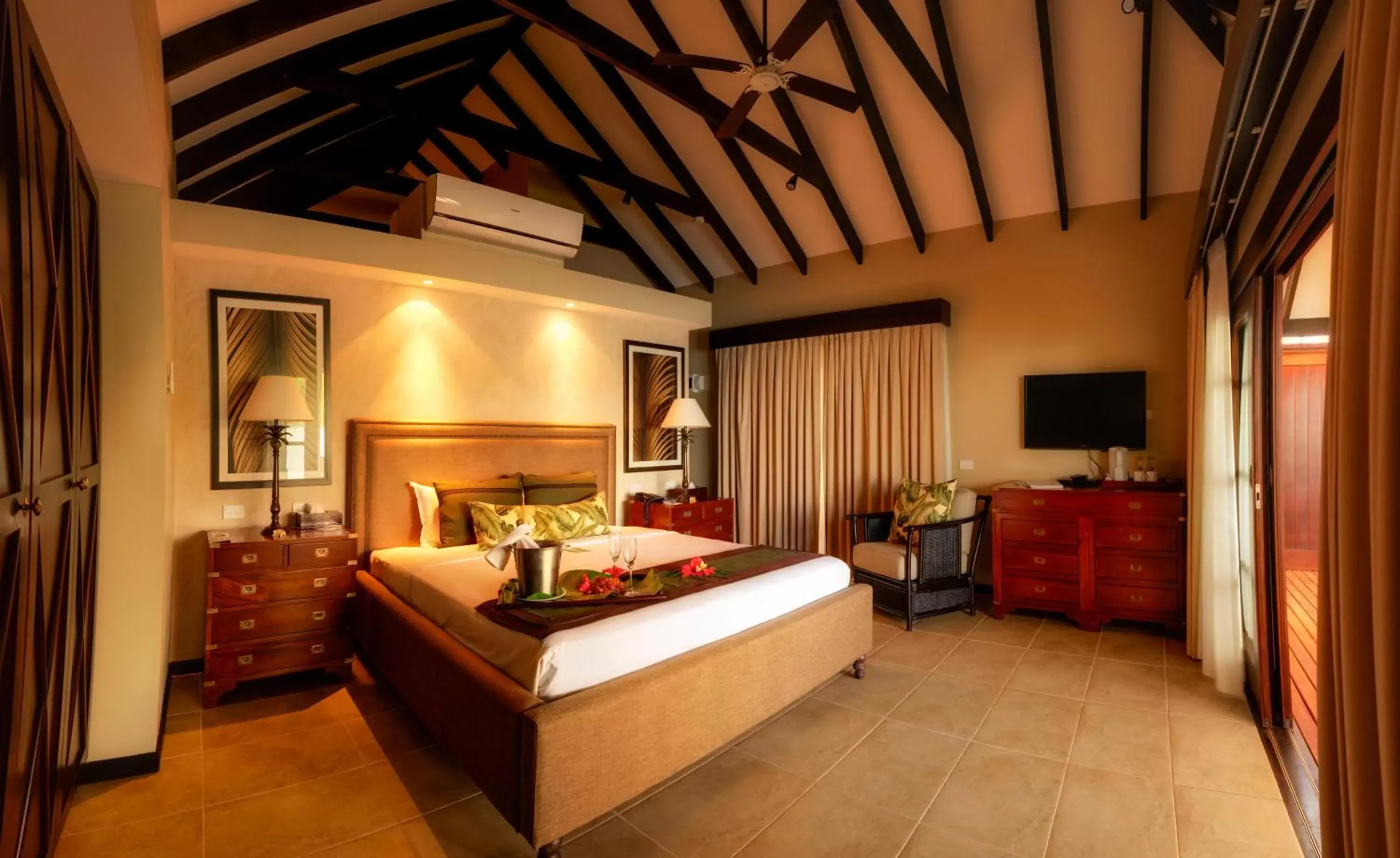 Bedroom, Bed in Warwick Le Lagon Resort & Spa, Vanuatu Bedroom, Bed in Warwick Le Lagon Resort & Spa, Vanuatu