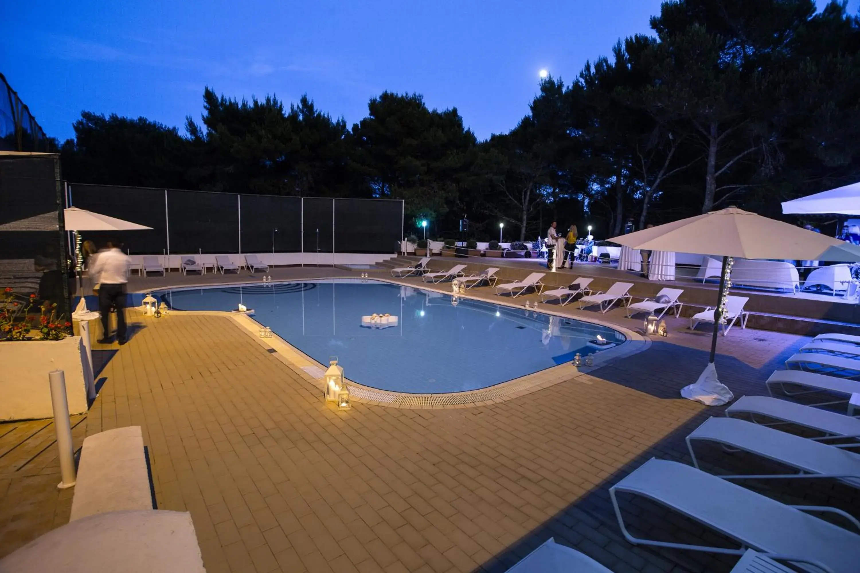 Swimming Pool in Hotel Pula
