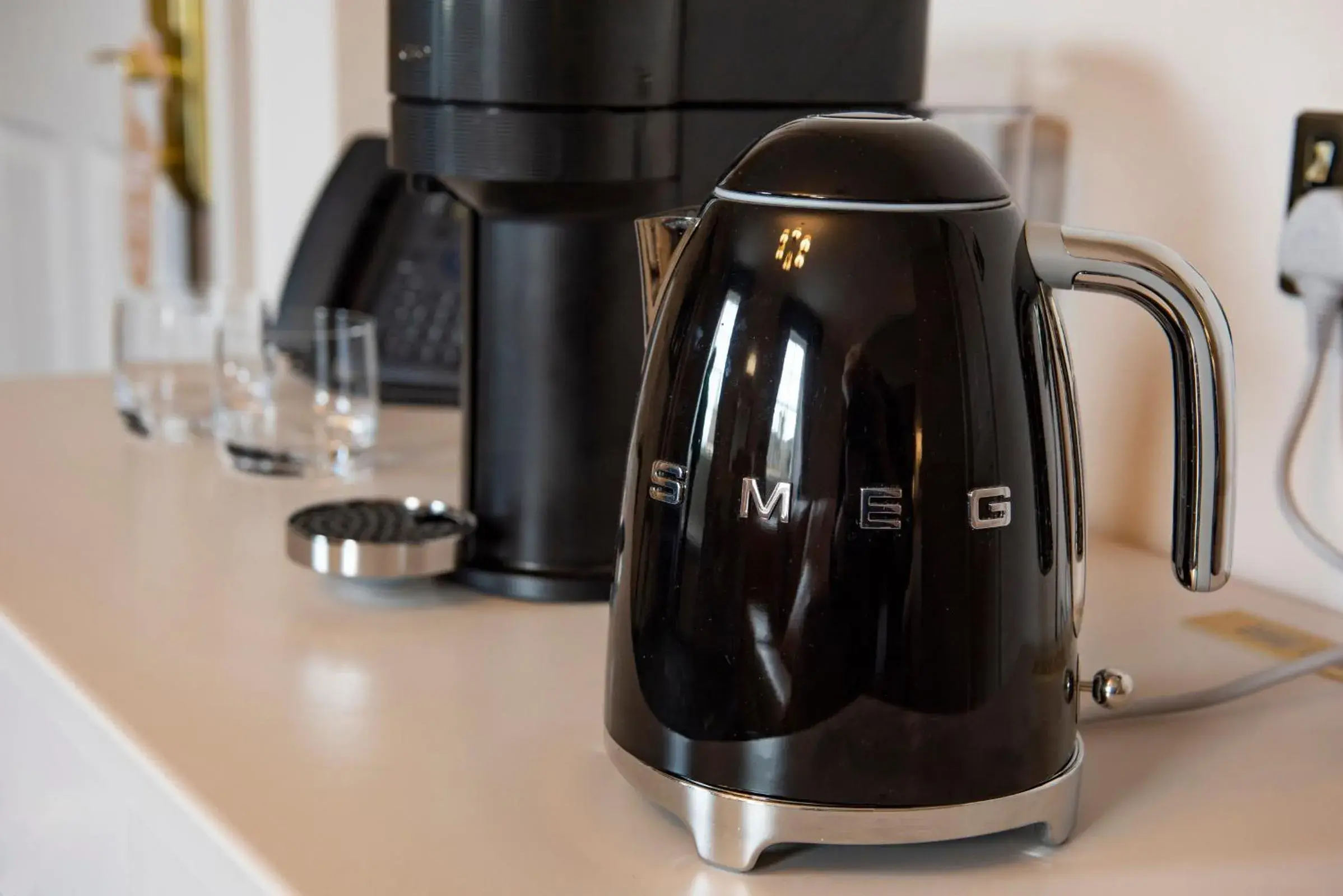 Coffee/tea facilities in The Haycock Manor Hotel