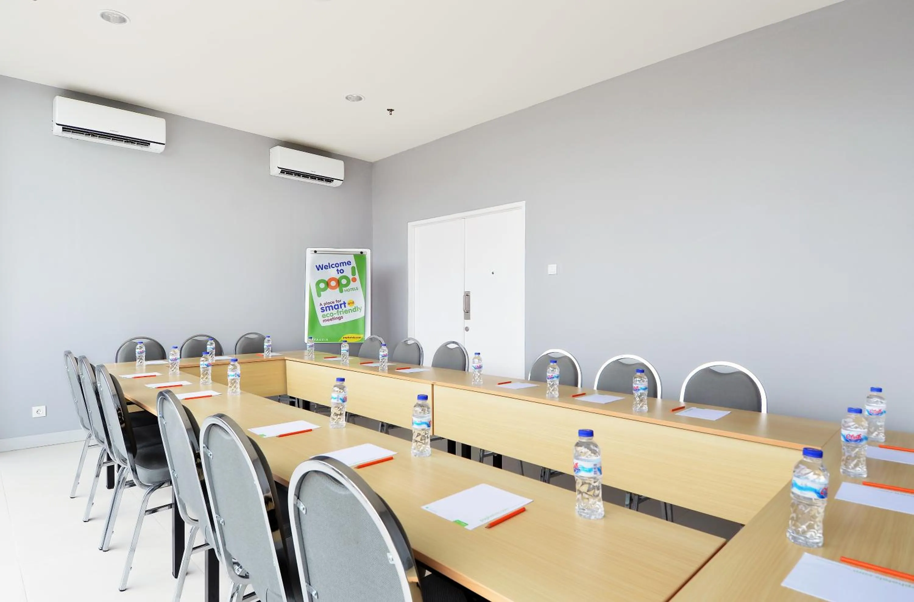 Meeting/conference room in POP! Hotel BSD City Tangerang