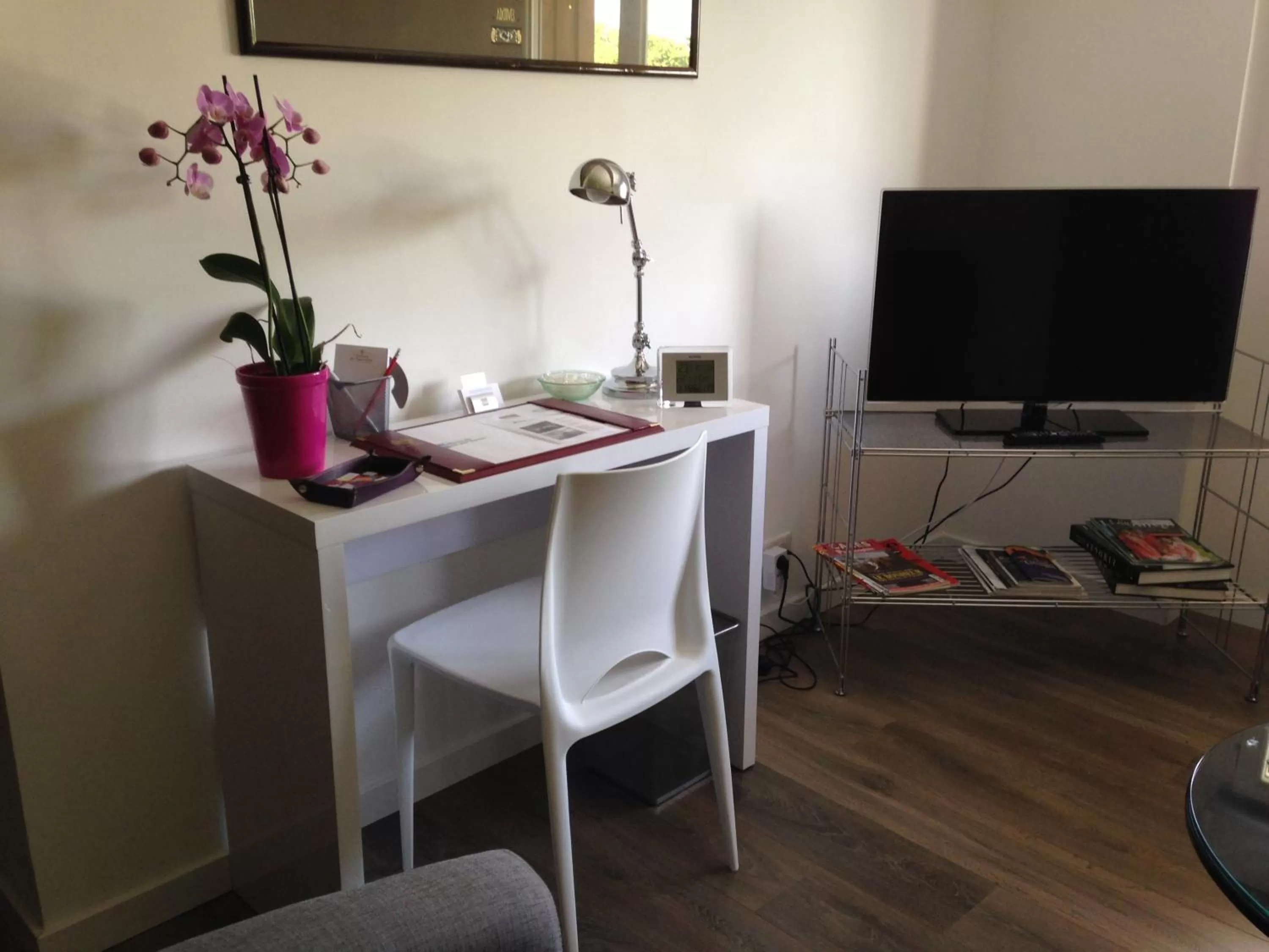 TV and multimedia in Les Chambres Lauryvan