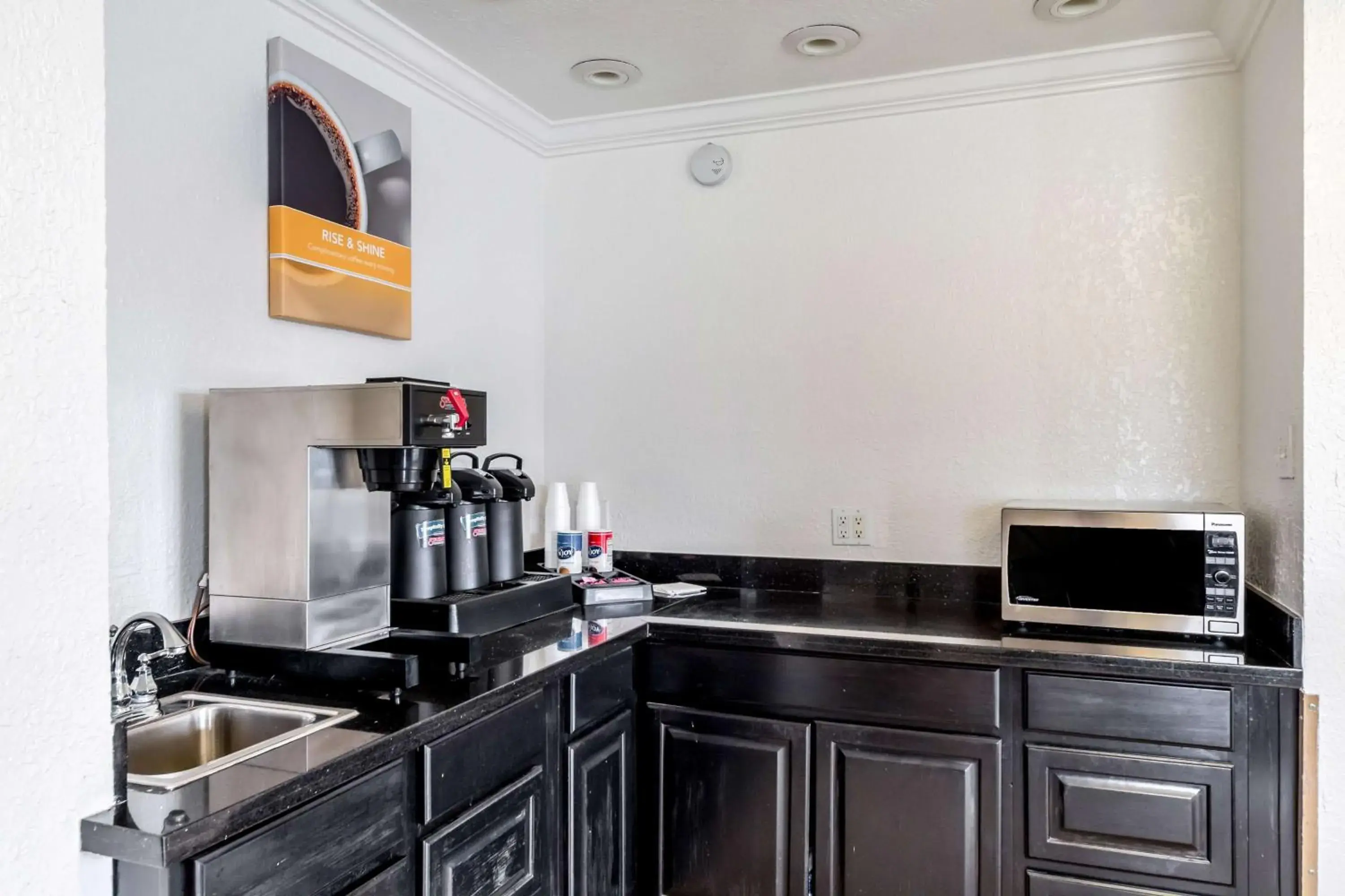 Lobby or reception in Motel 6 San Antonio, TX - Frost Bank Center Lobby or reception in Motel 6 San Antonio, TX - Frost Bank Center