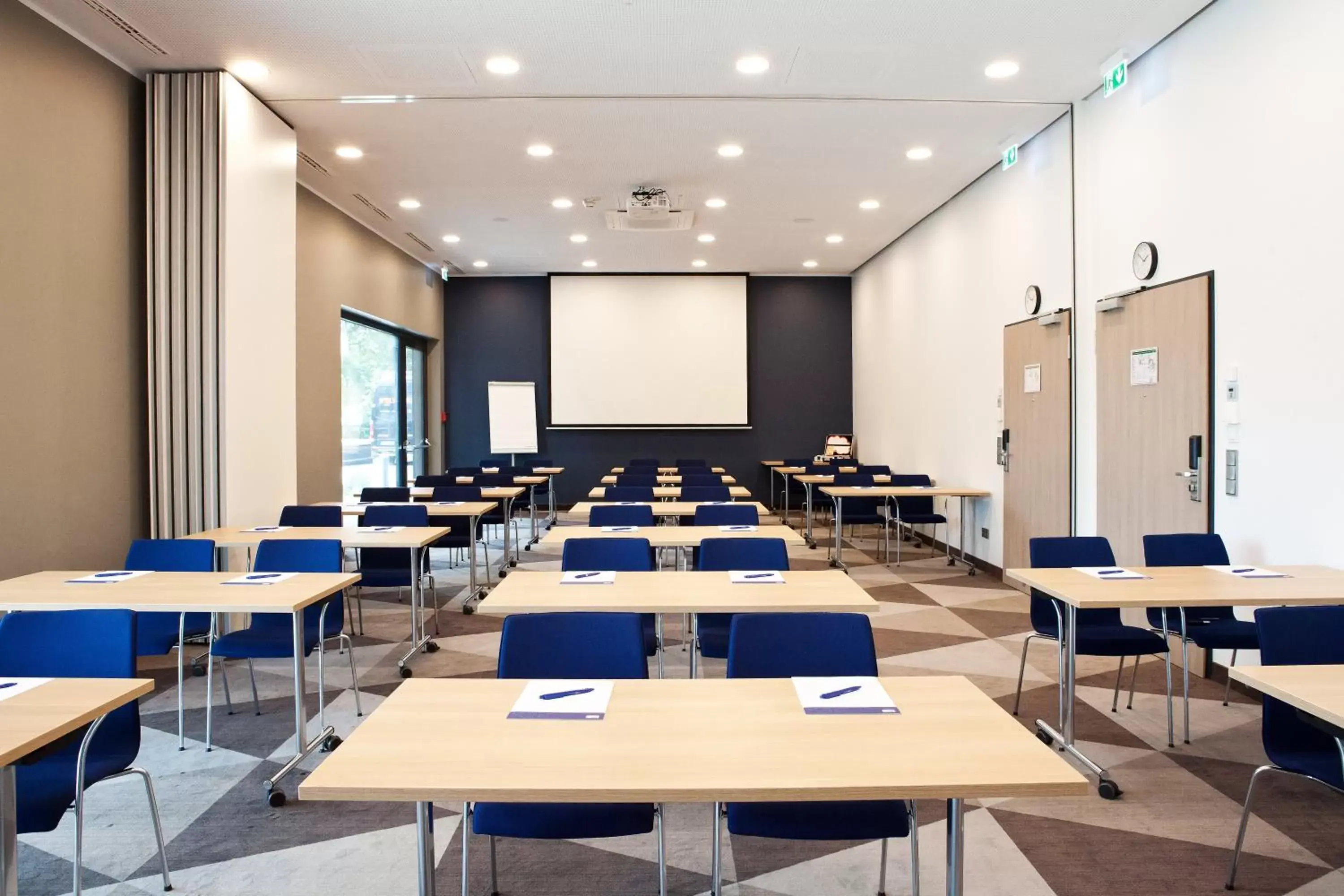 Meeting/conference room in Holiday Inn Express - Darmstadt, an IHG Hotel