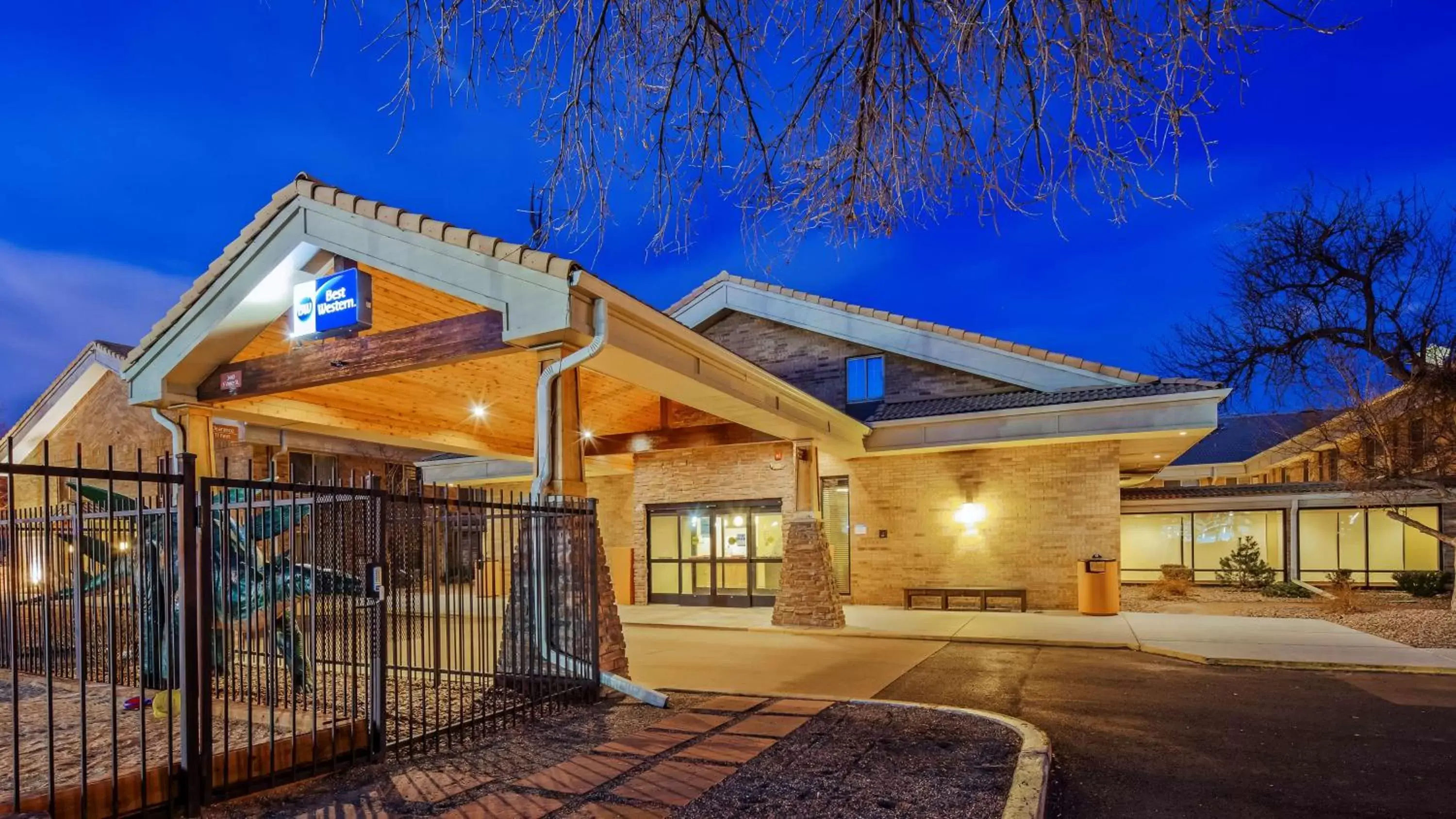 Property Building in Best Western Denver Southwest