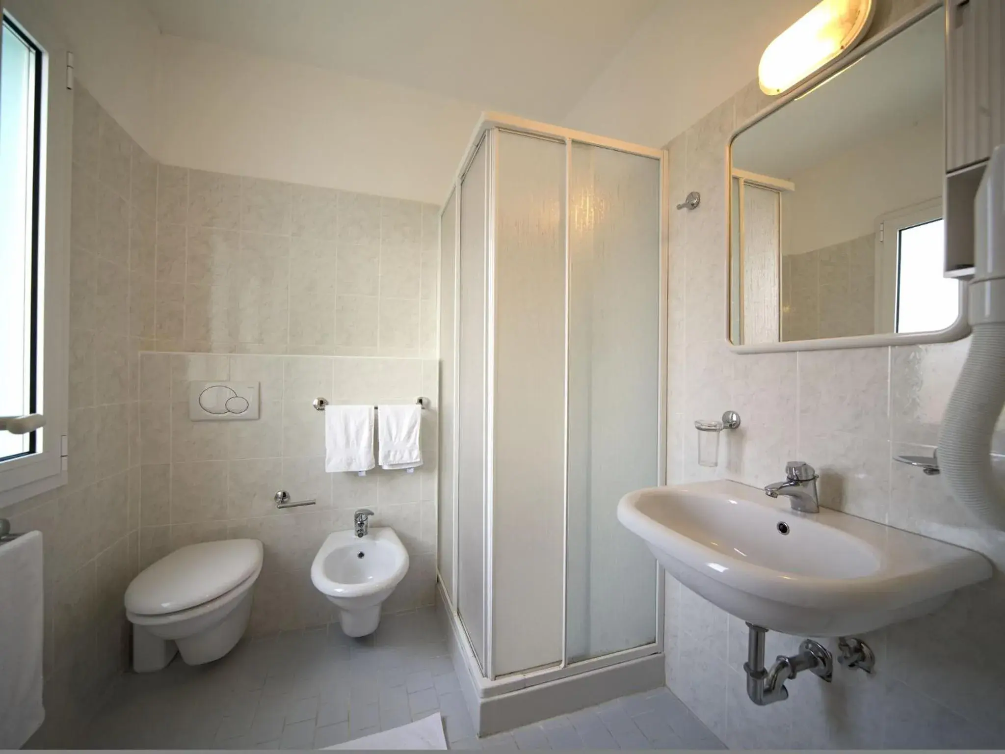 Bathroom in Hotel Savina