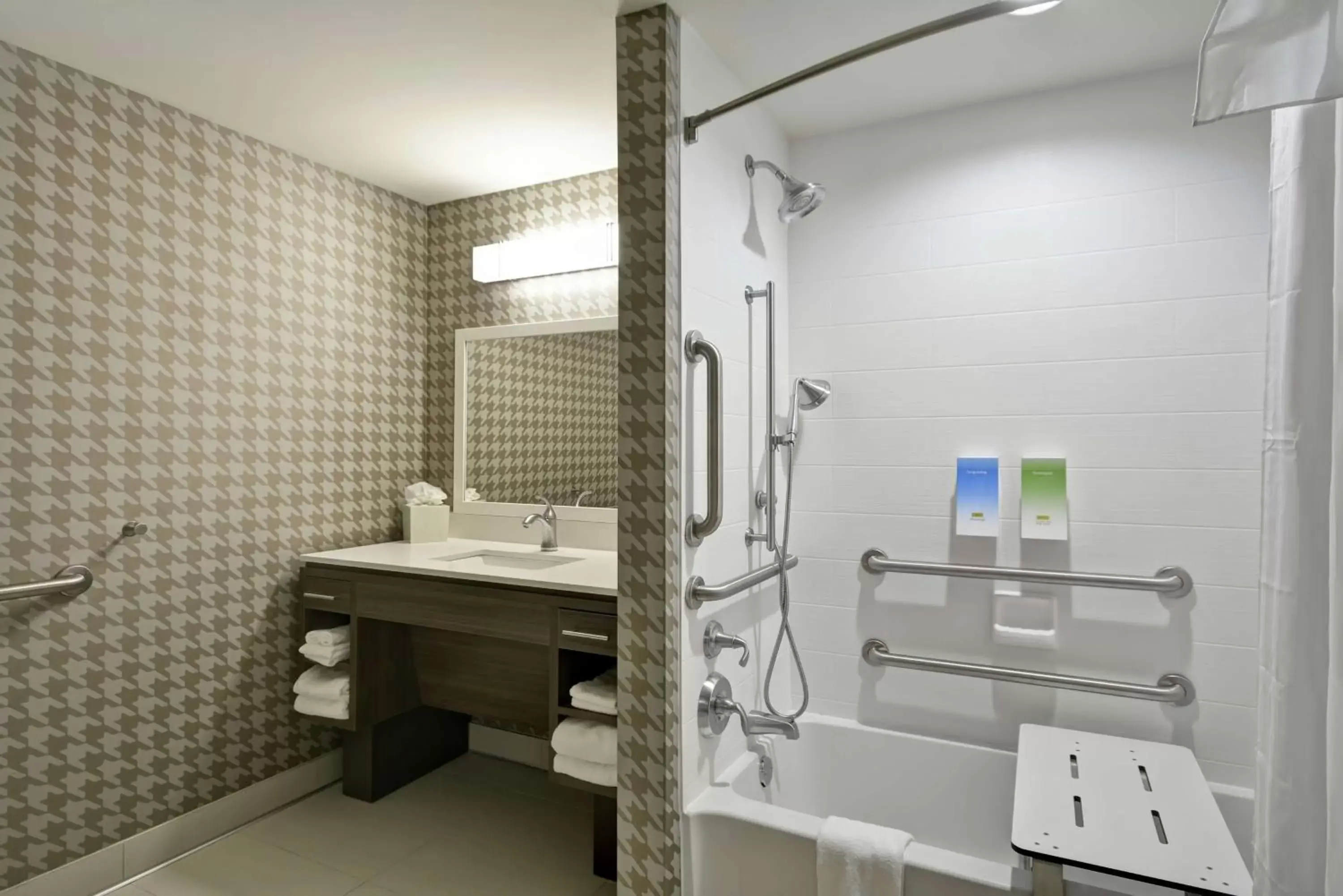 Bathroom in Home2 Suites By Hilton Plymouth Minneapolis