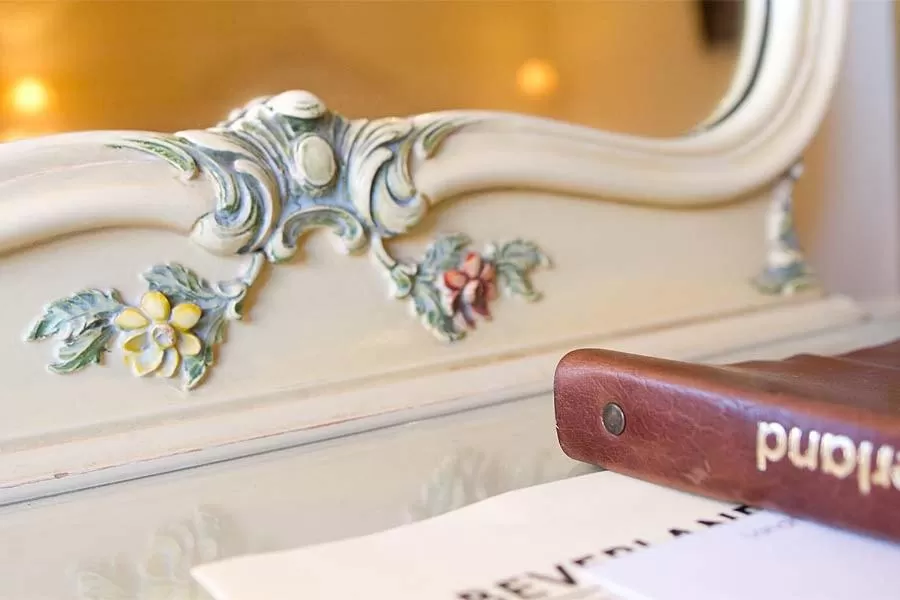 Decorative detail in Hotel Victoria