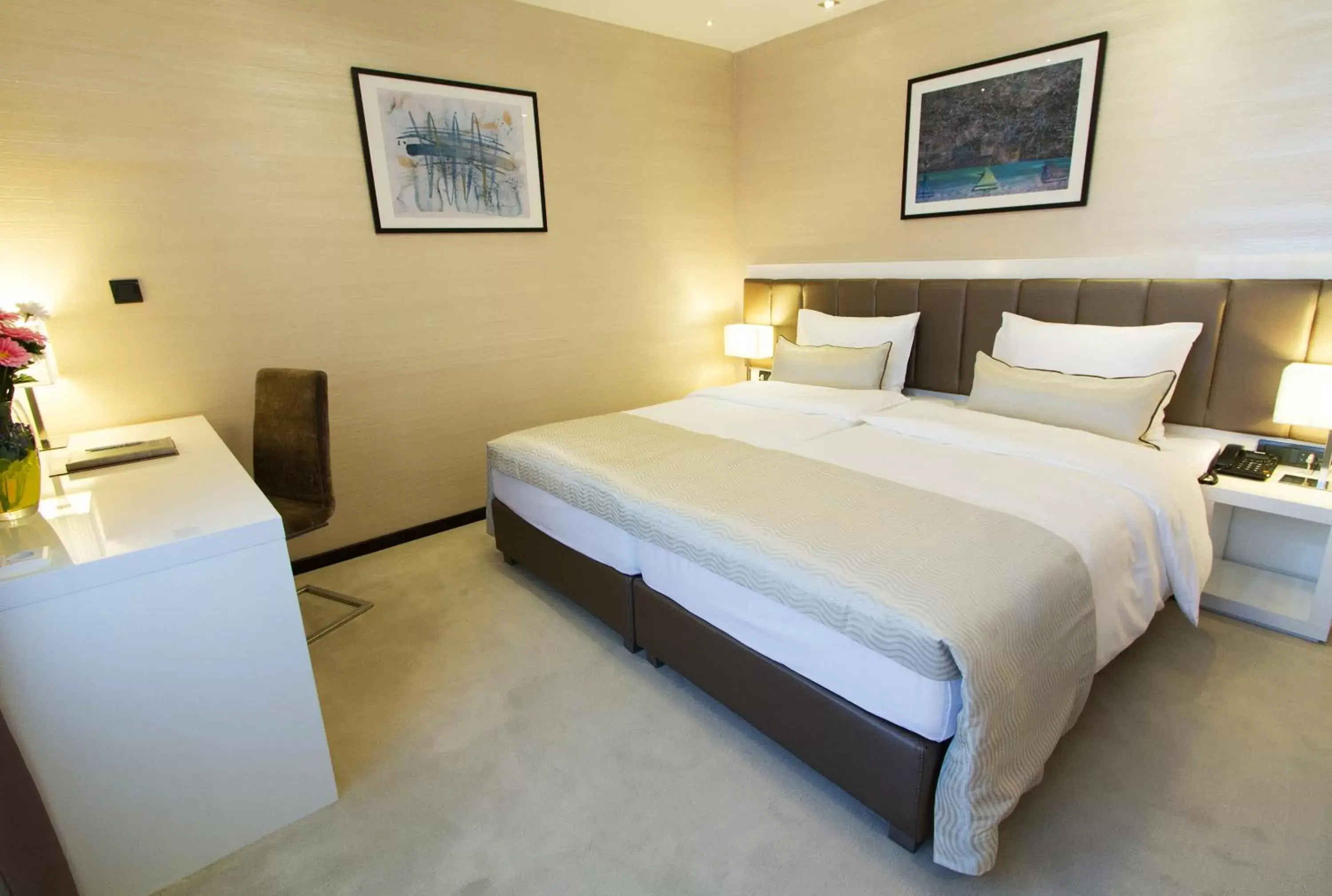One-Bedroom Suite in Hotel Heritage