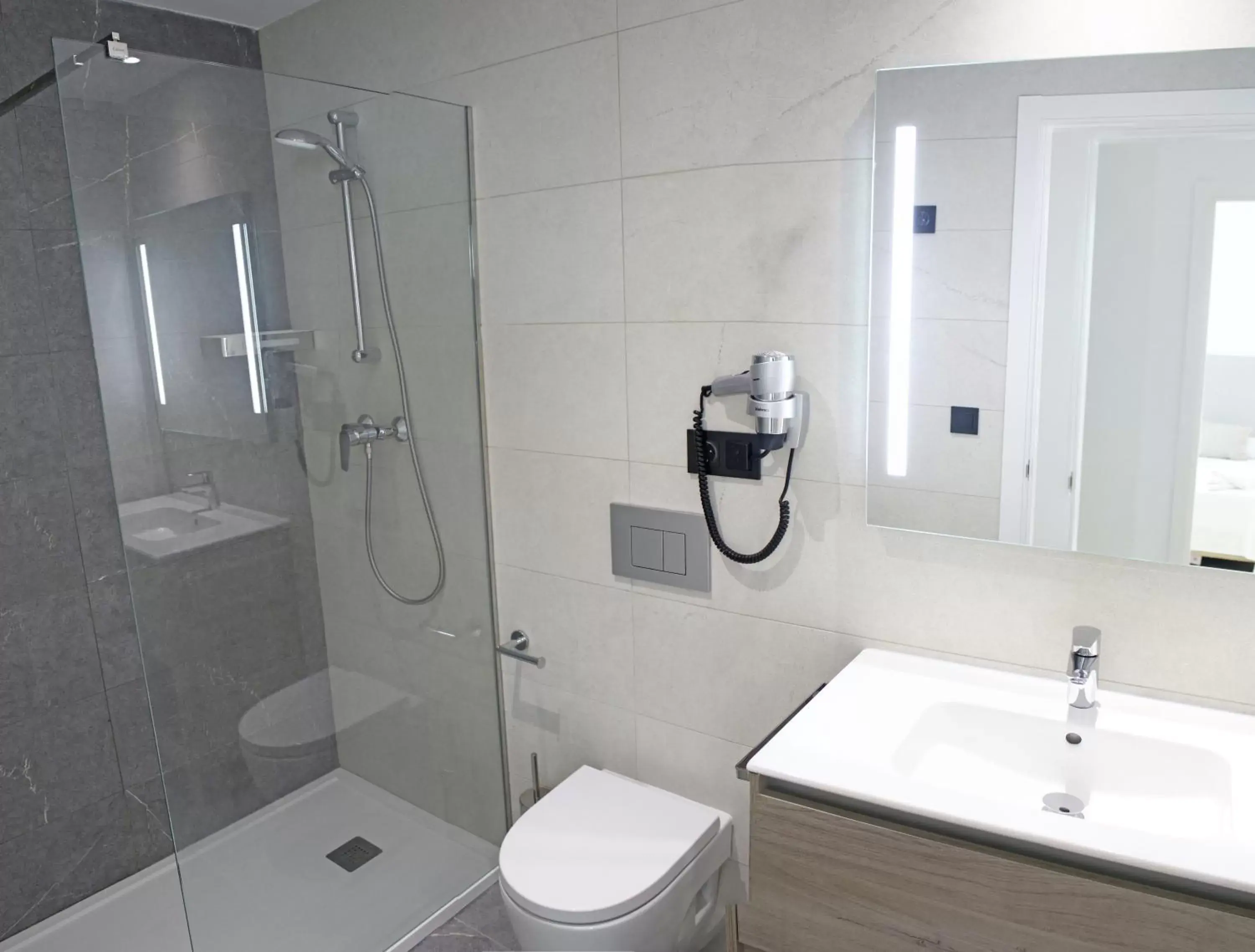 Bathroom in AZAHAR BEACH Apartments & Spa