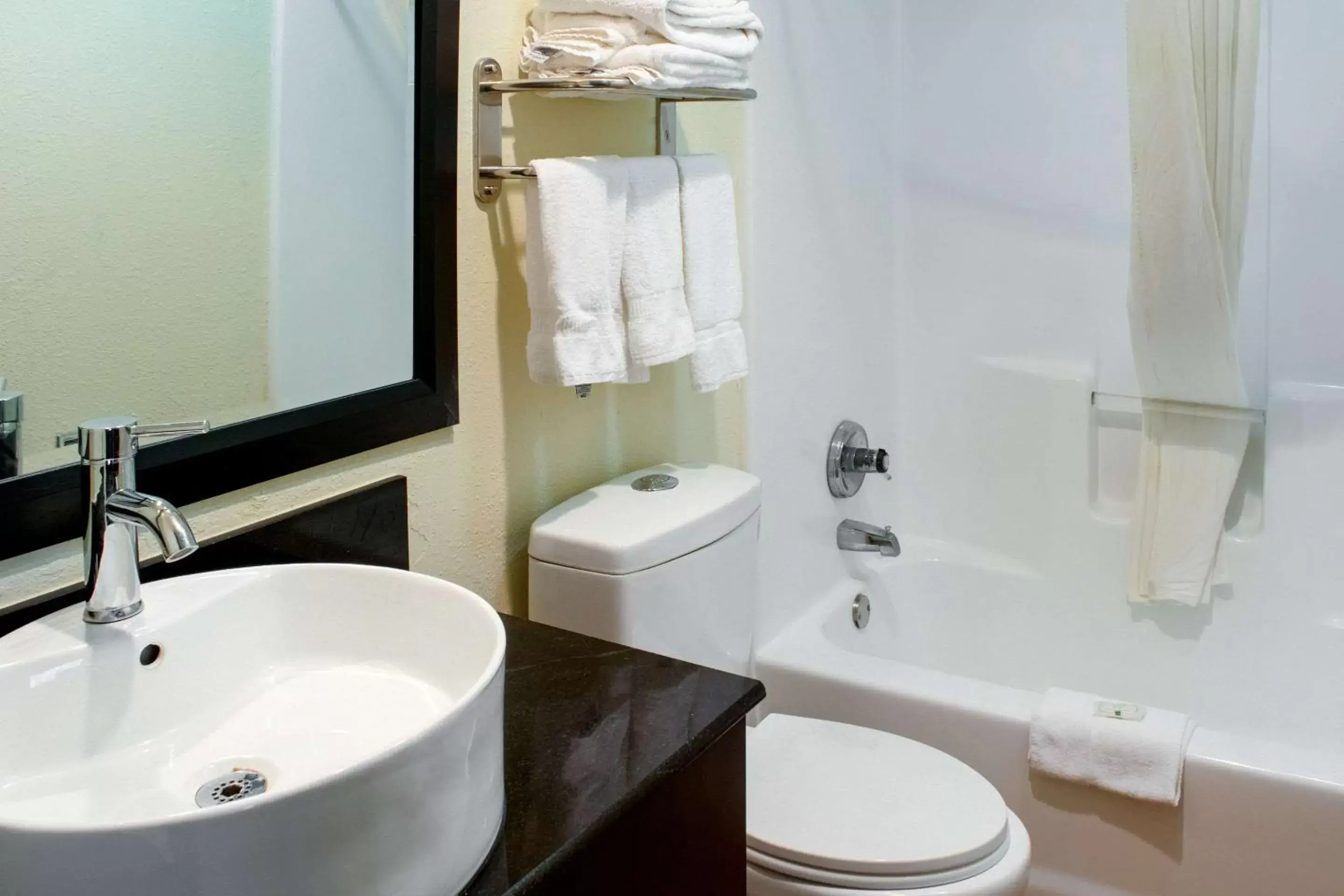 Photo of the whole room, Bathroom in Quality Inn Plainfield - Indianapolis West