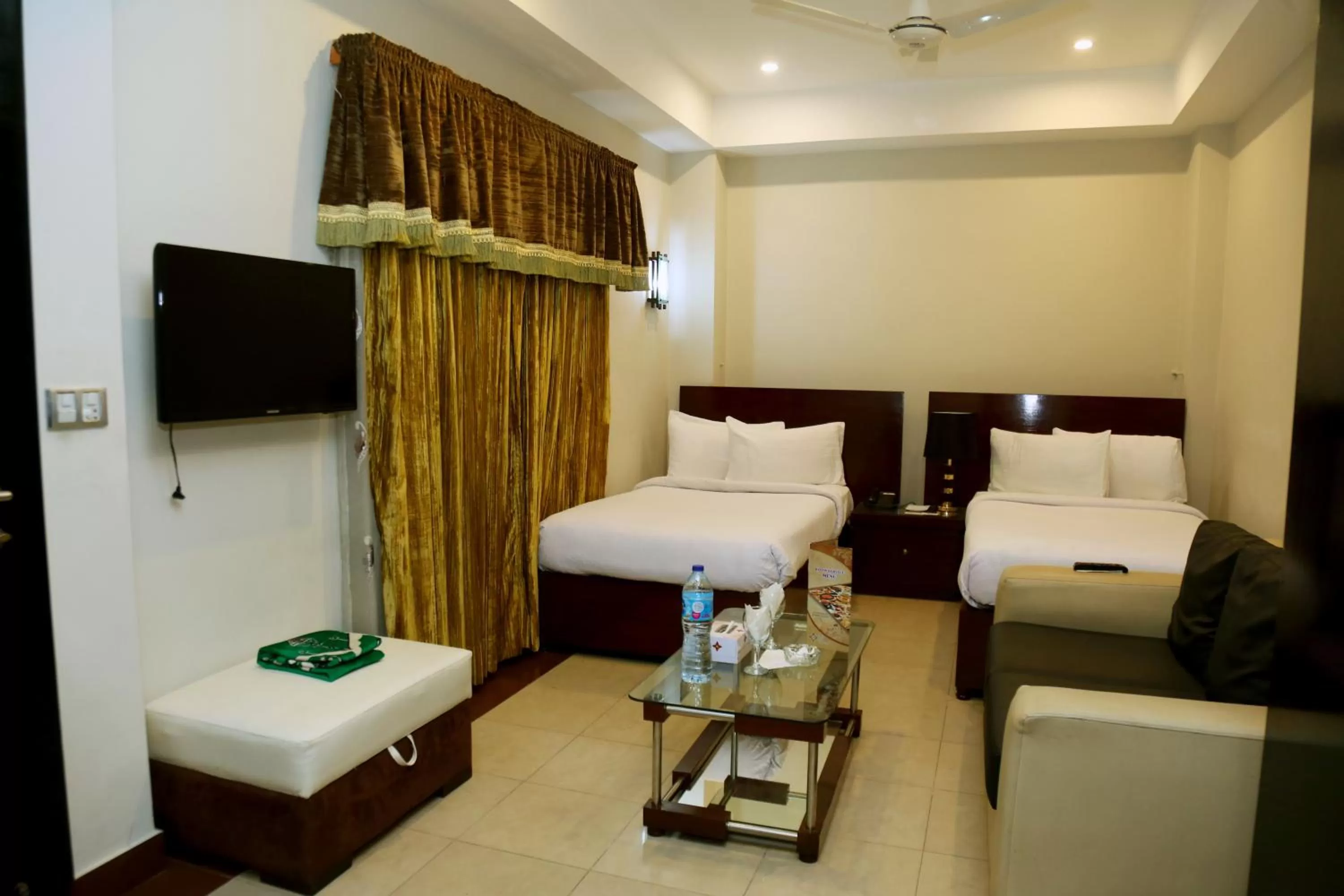 Bed in Hotel Multan Continental