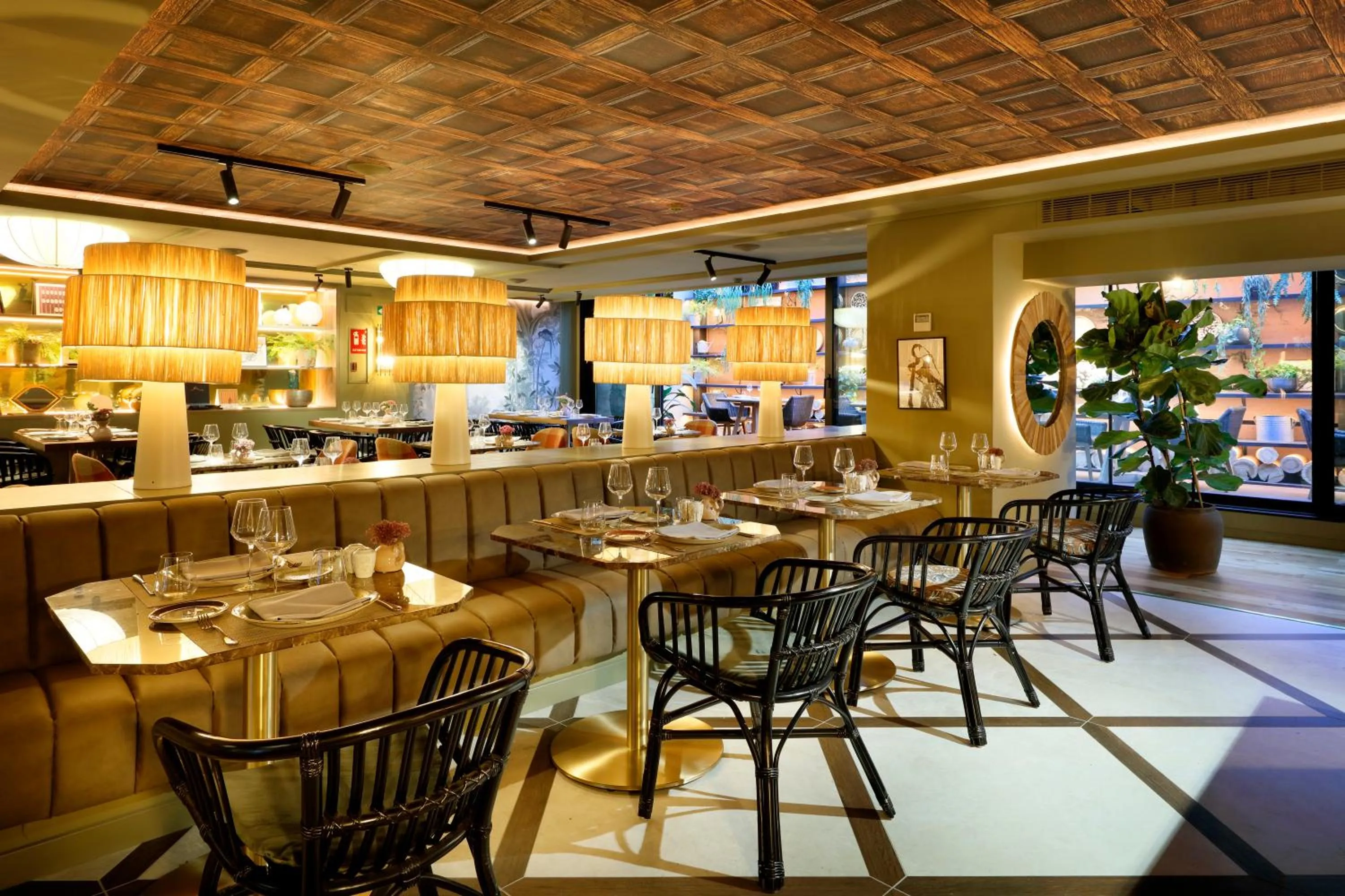 Restaurant/places to eat in Barceló Oviedo Cervantes