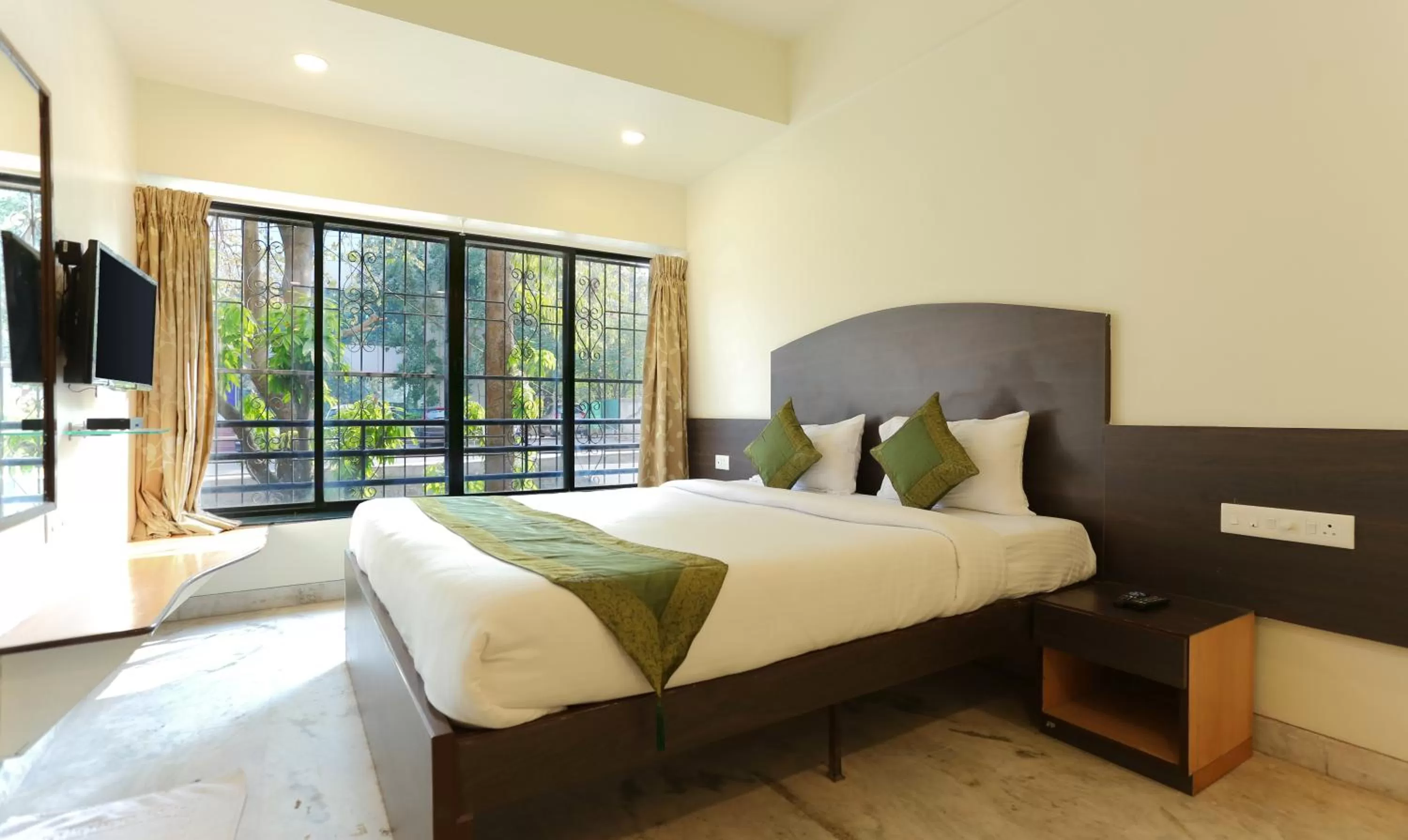 Photo of the whole room, Bed in Itsy Hotels Hill View Ex