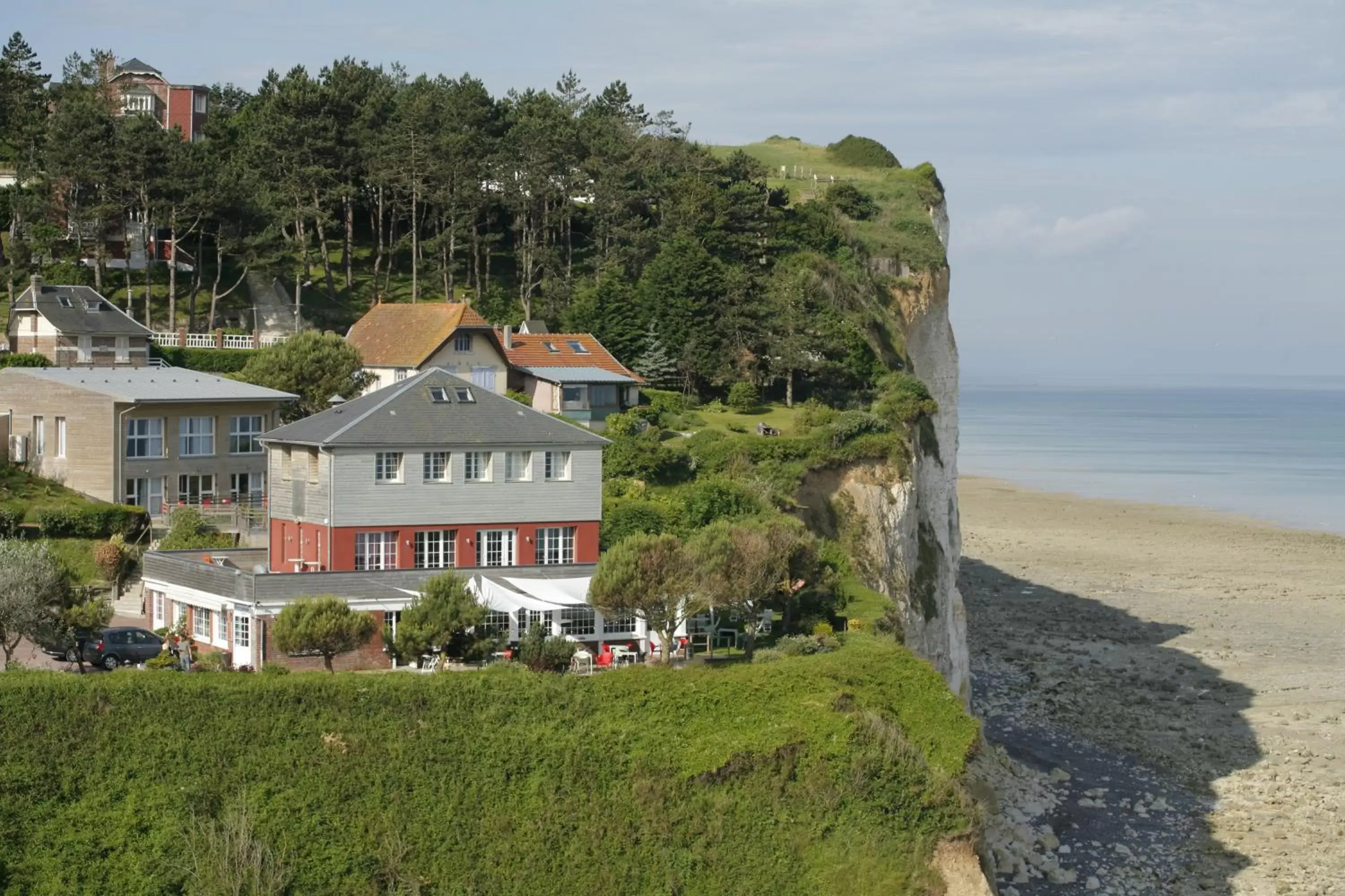 Day, Property Building in Le Cise, The Originals Relais (Relais du Silence)