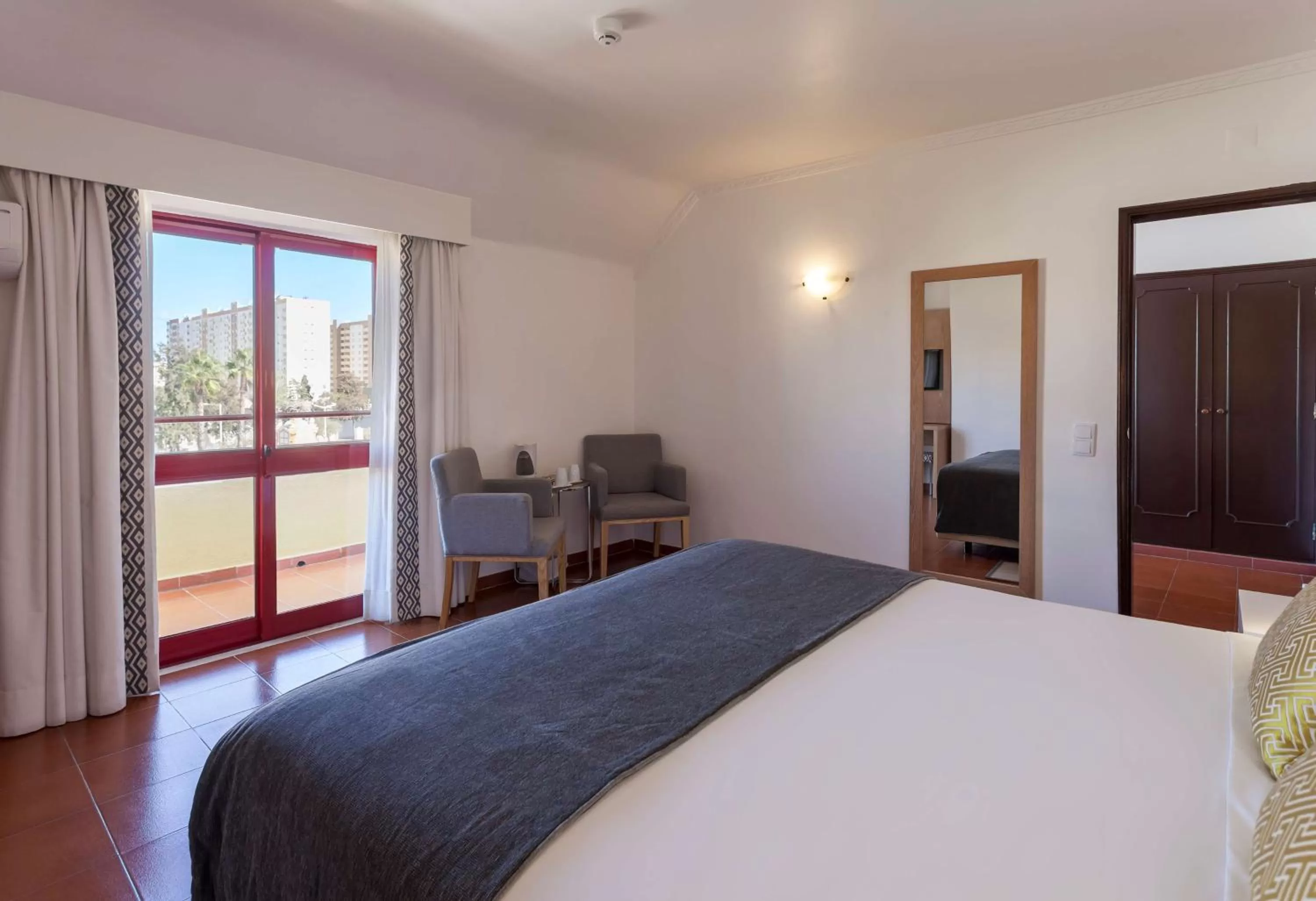 Photo of the whole room, Bed in Best Western Hotel Dom Bernardo