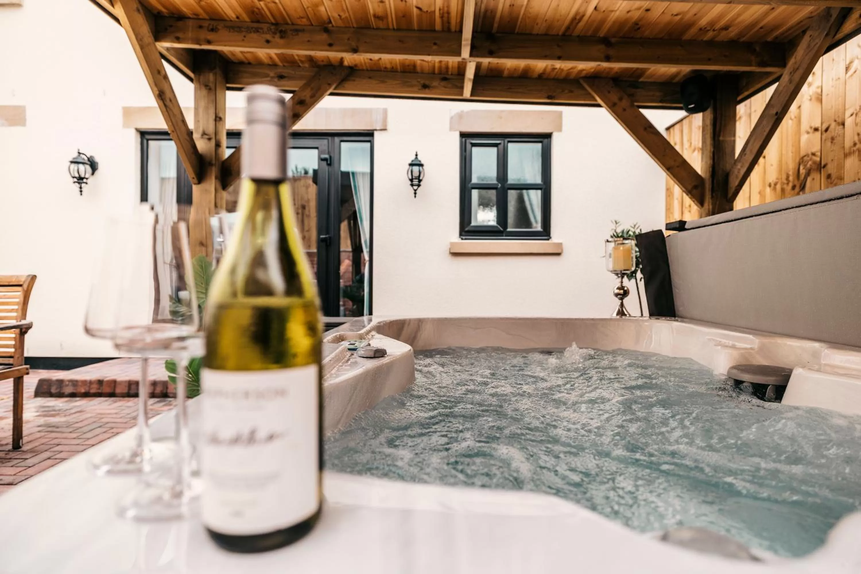 Hot Tub in South Causey Inn