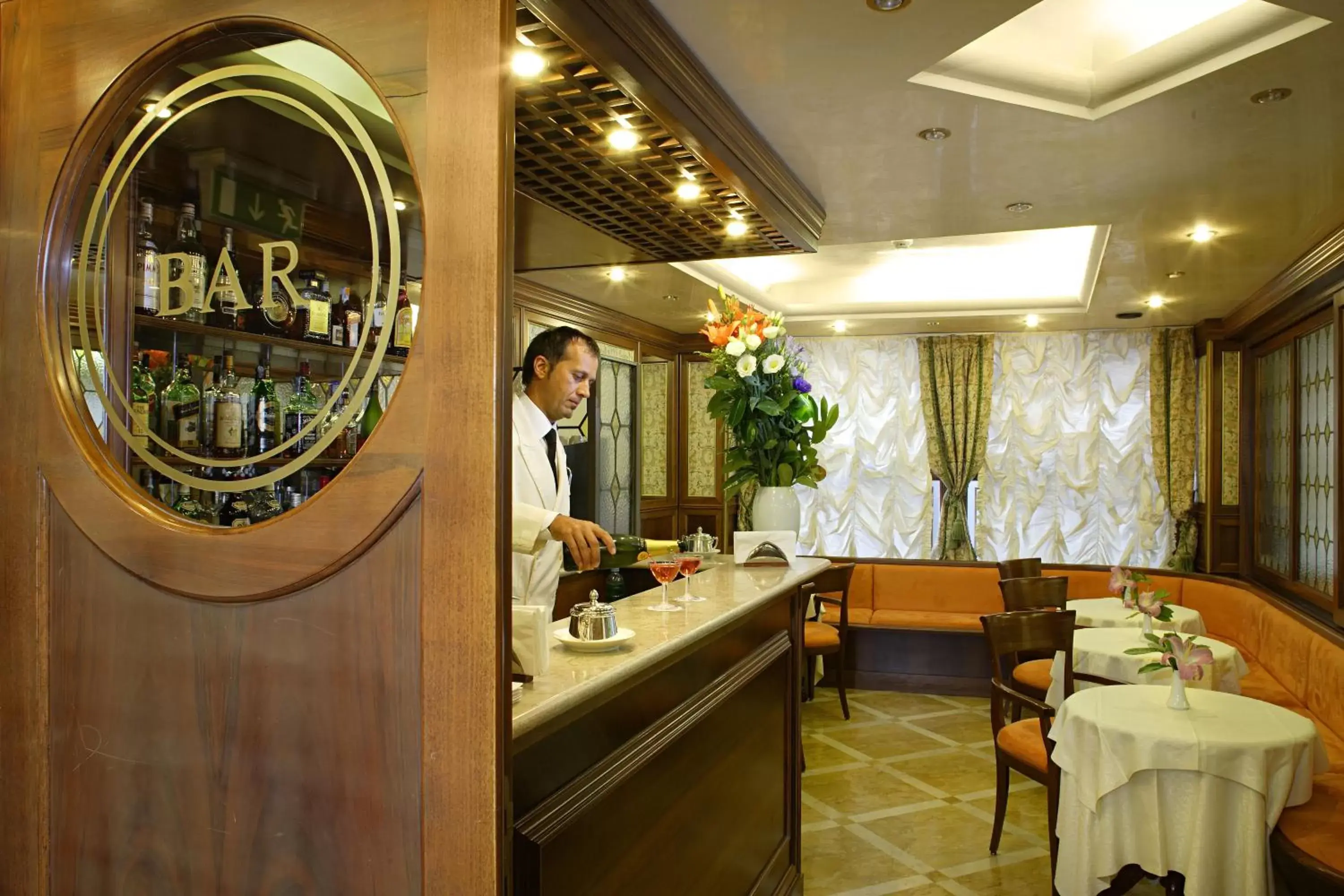 Lounge or bar, Restaurant/Places to Eat in Hotel Kette