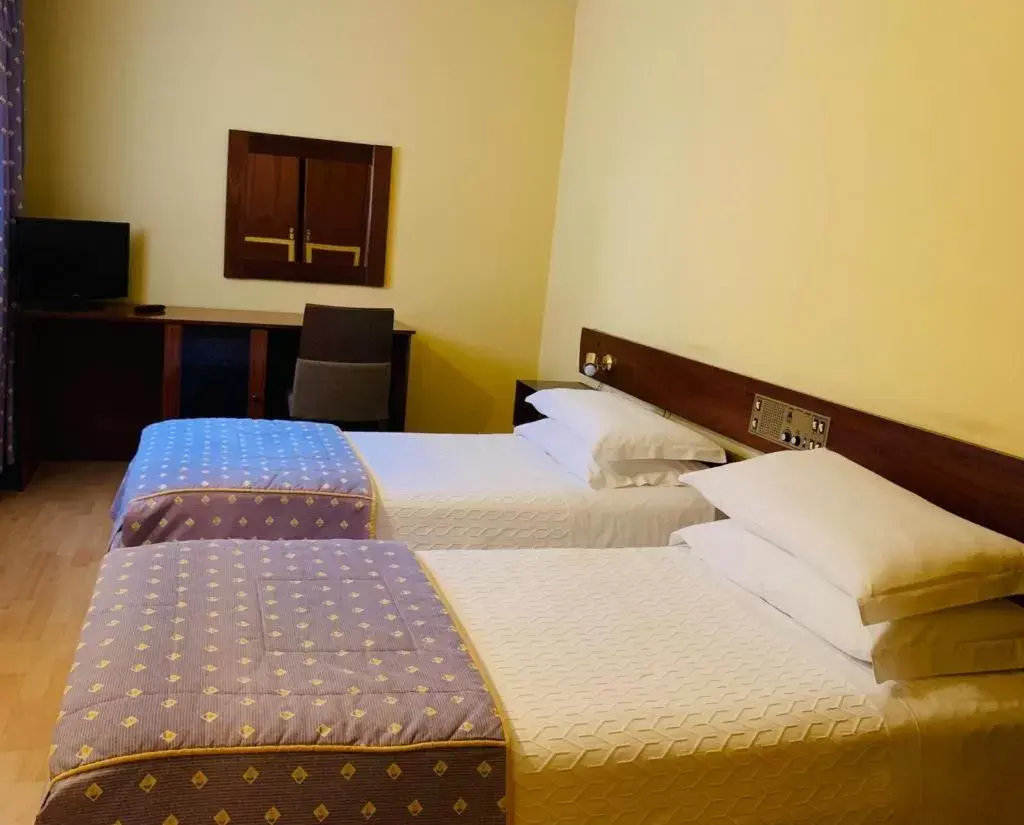 Twin Room in Hotel Valenca do Minho Twin Room in Hotel Valenca do Minho