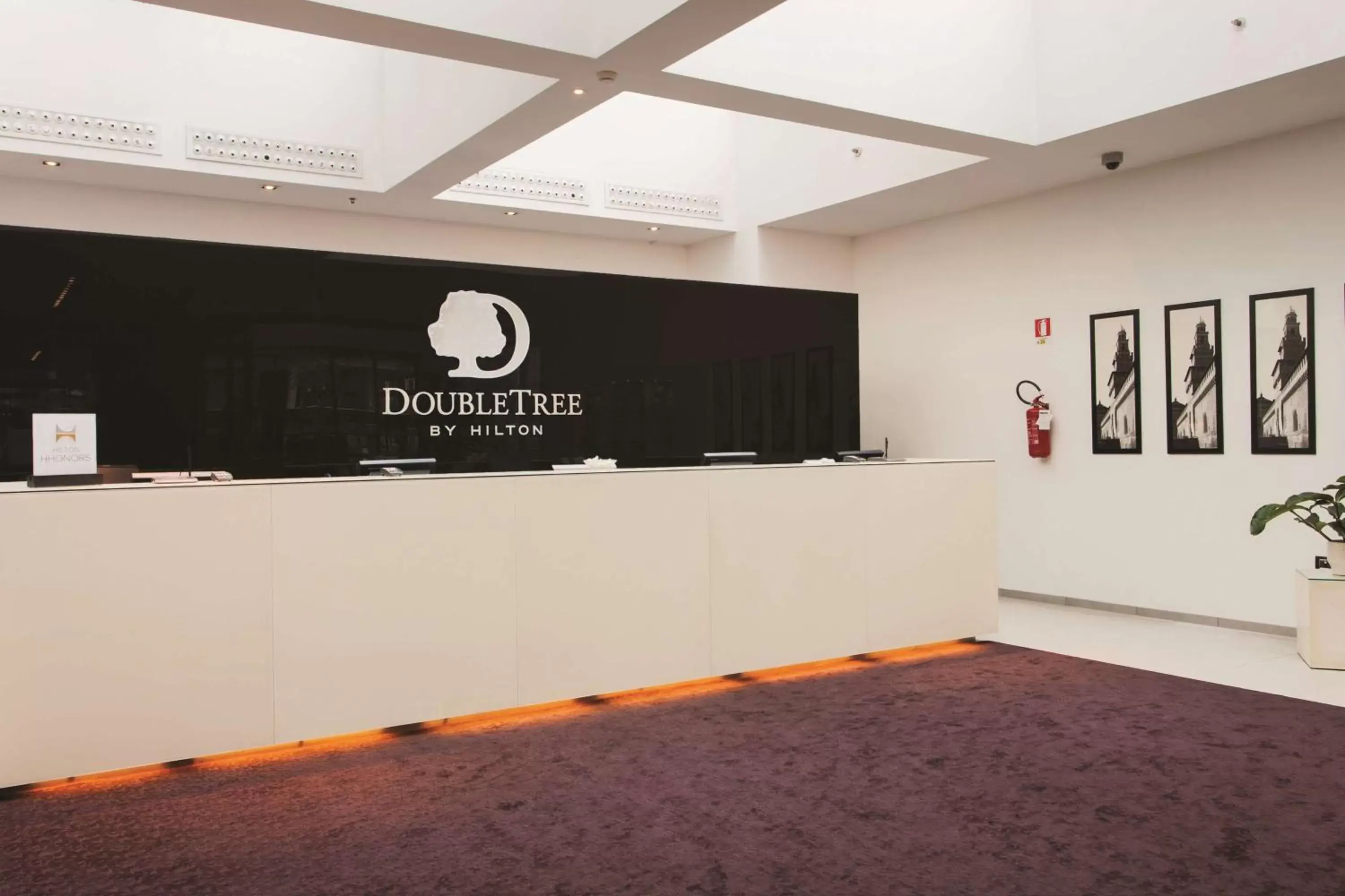 Lobby or reception, Property Logo/Sign in DoubleTree By Hilton Milan