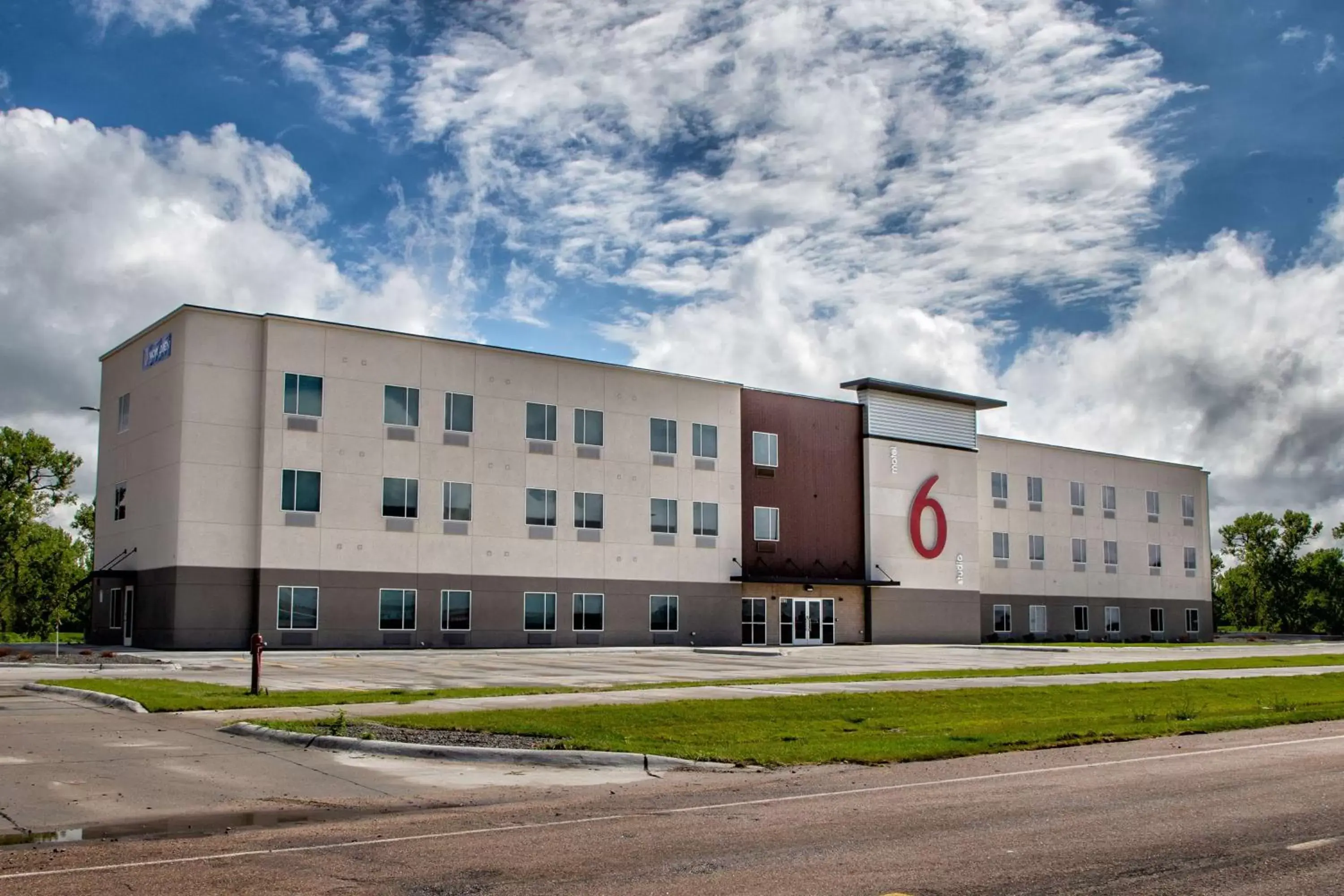 Property Building in Studio 6 North Platte - East