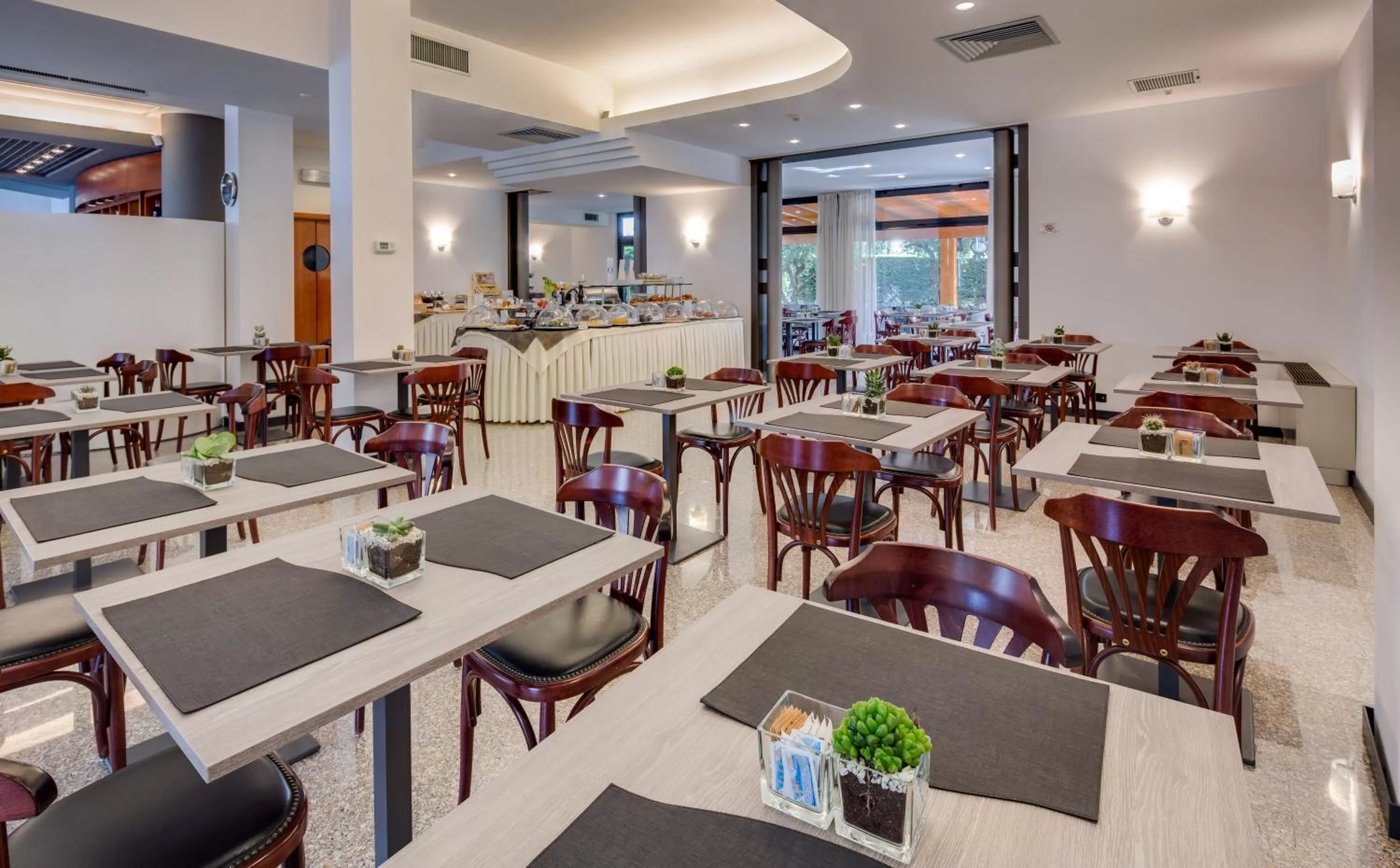 Restaurant/places to eat in Best Western Hotel Turismo