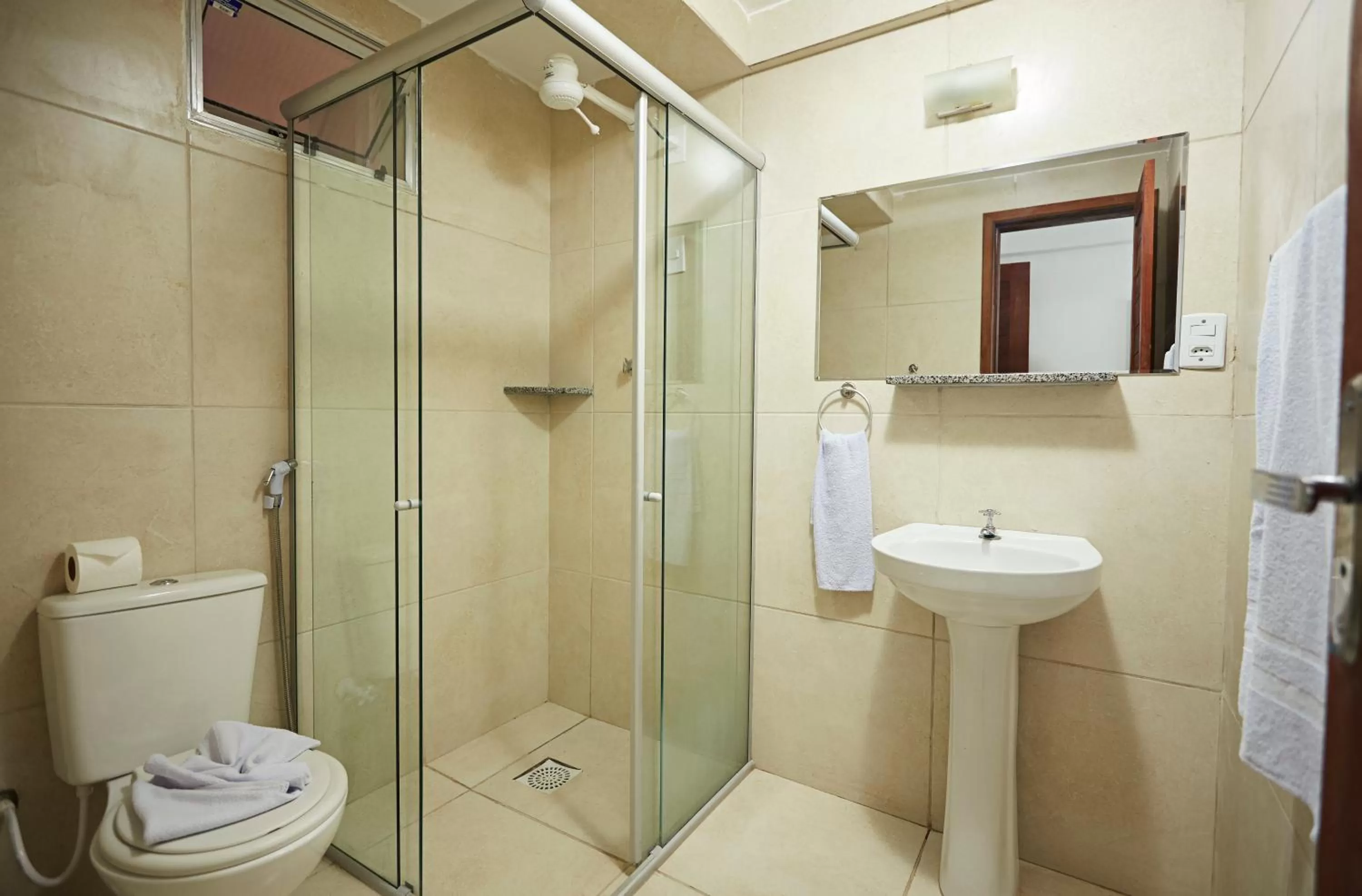 Bathroom in Brisa do Mar Beach Hotel