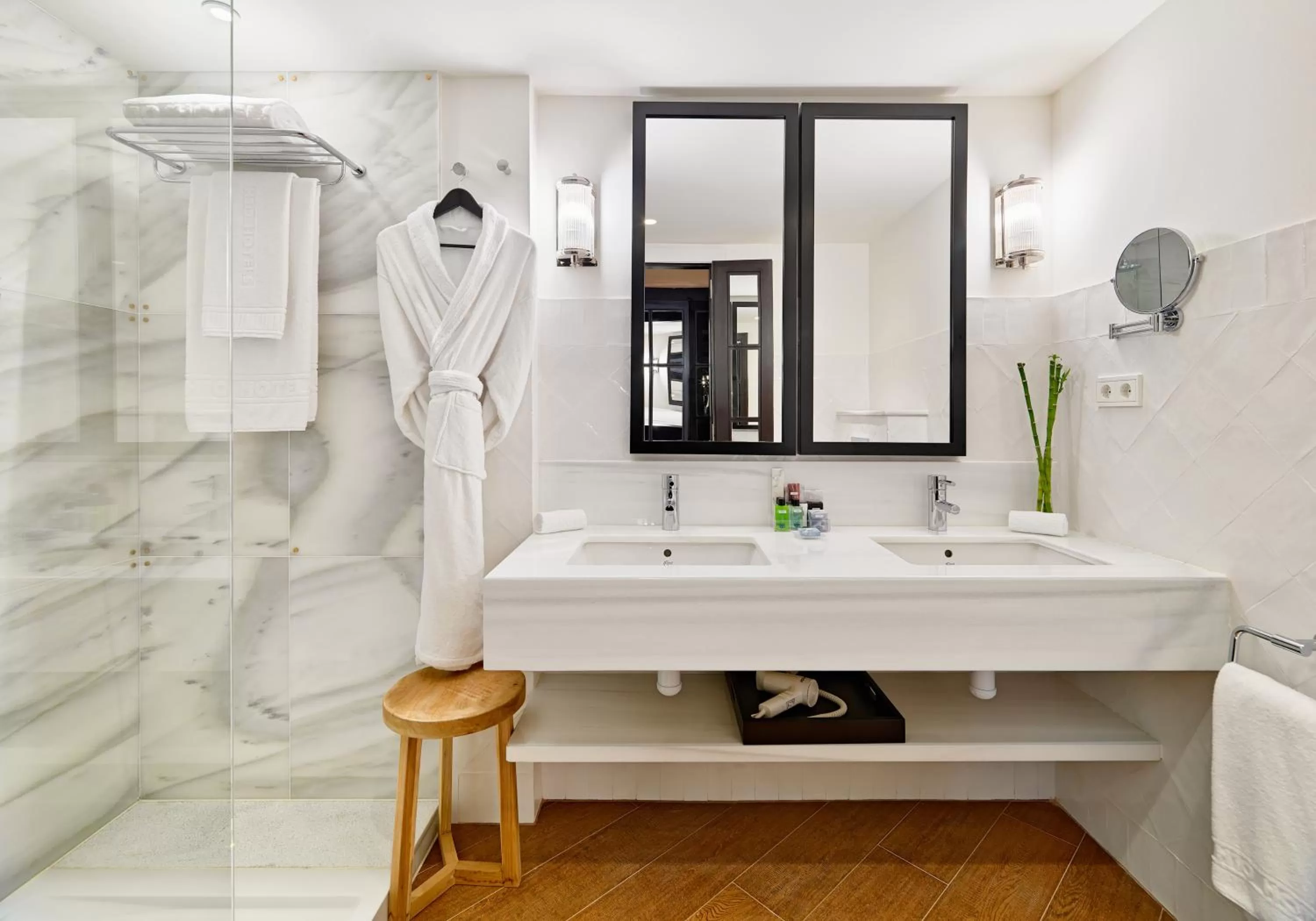 Bathroom in H10 Metropolitan 4* Sup