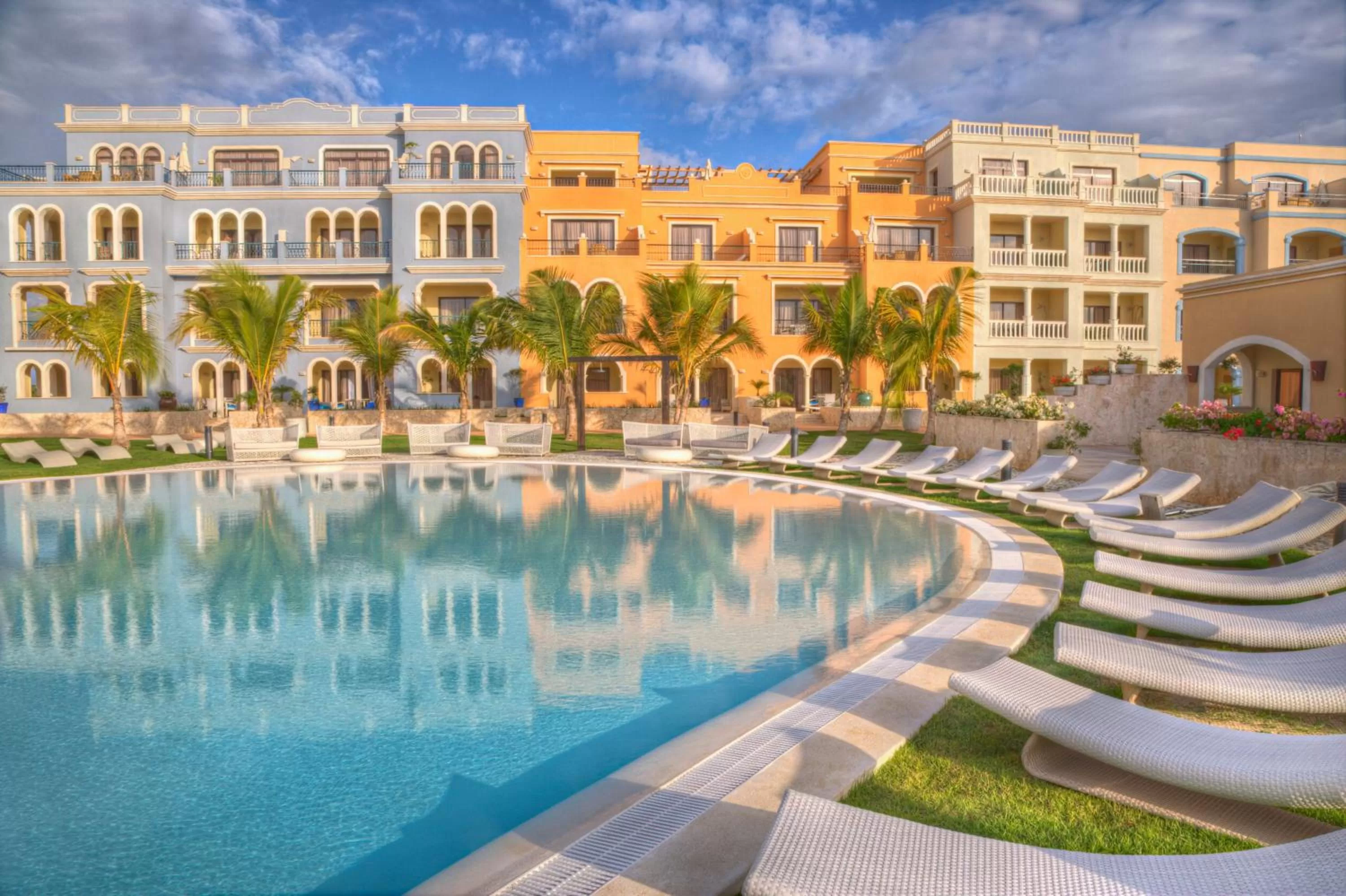 Swimming pool in Fishing Lodge Cap Cana