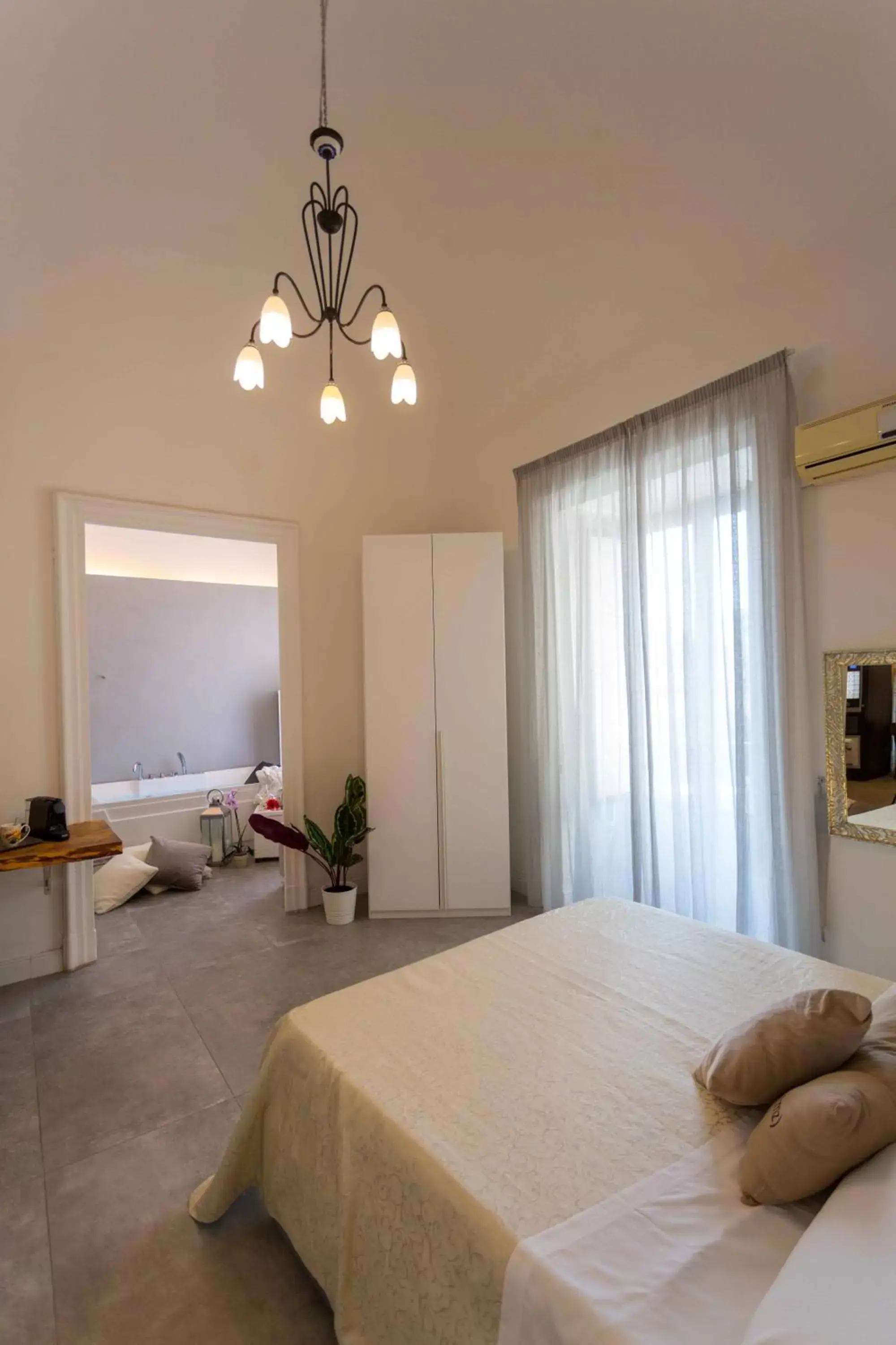 Photo of the whole room, Bed in B&B Palazzo Bruca Catania