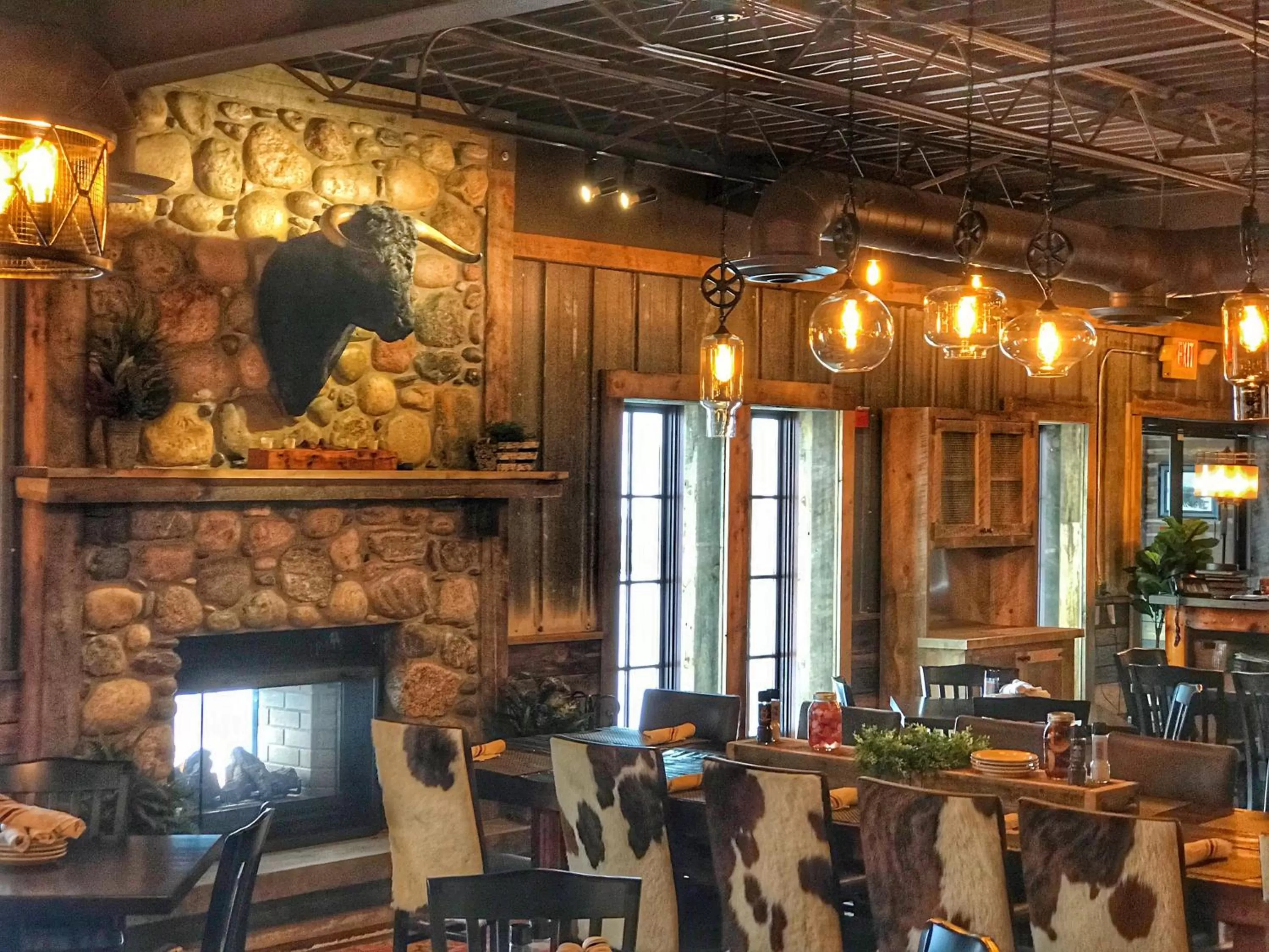 Restaurant/places to eat in Holiday Inn Alexandria by IHG