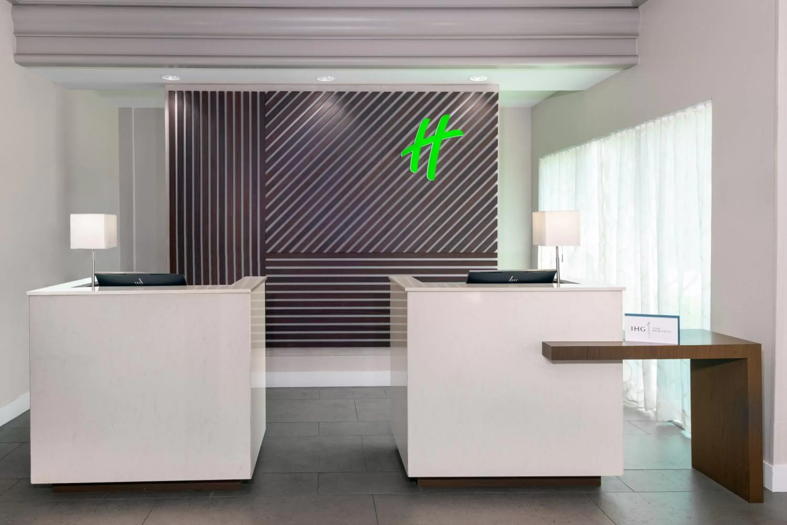 Lobby or reception, Lobby/Reception in Holiday Inn Miami-Doral Area, an IHG Hotel