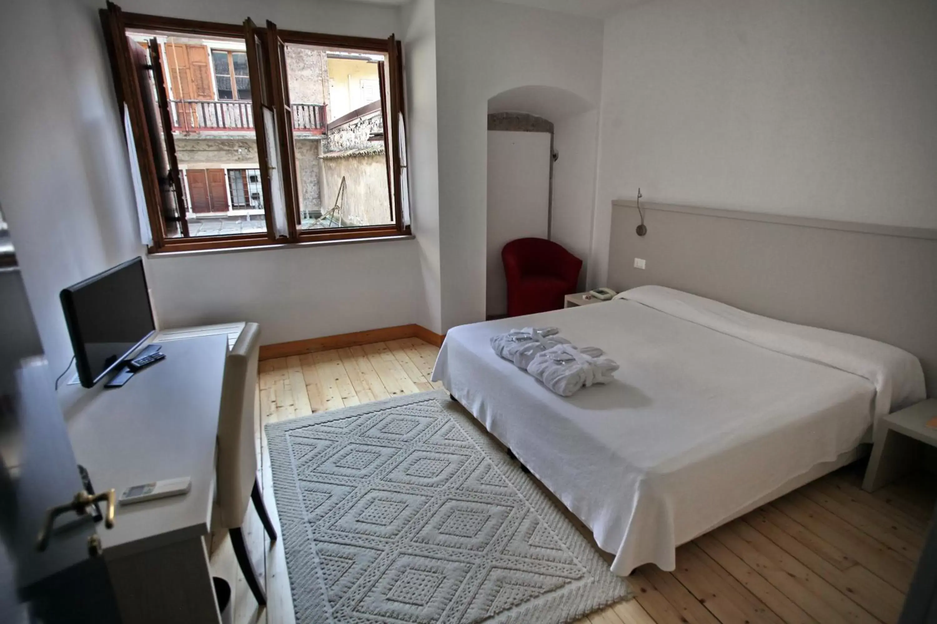Photo of the whole room, Bed in Albergo Accademia