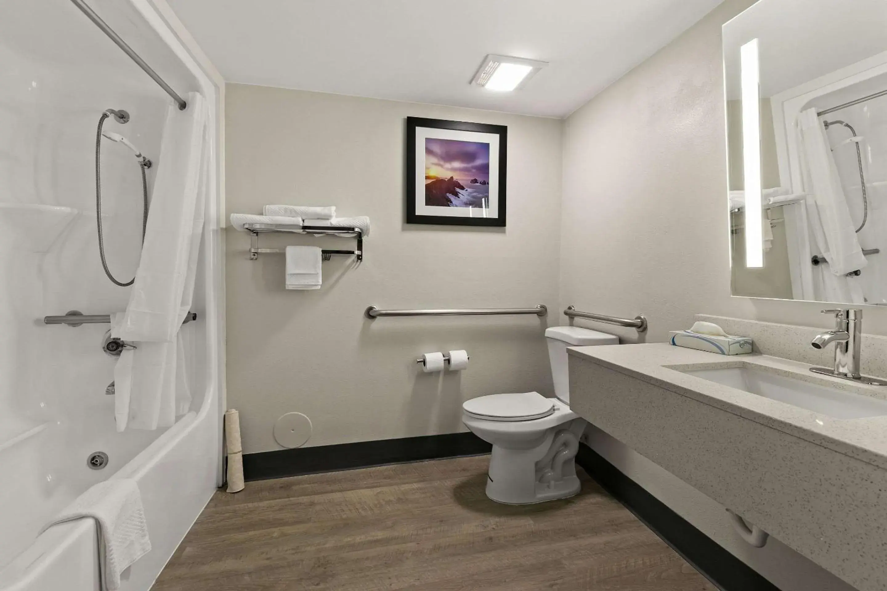 Bedroom, Bathroom in Rodeway Inn