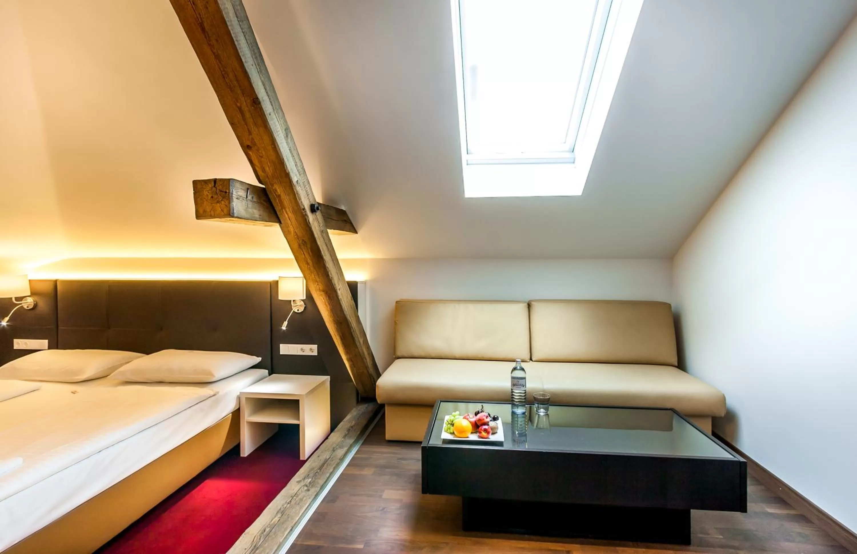 Photo of the whole room, Bed in BoutiqueHOTEL Donauwalzer