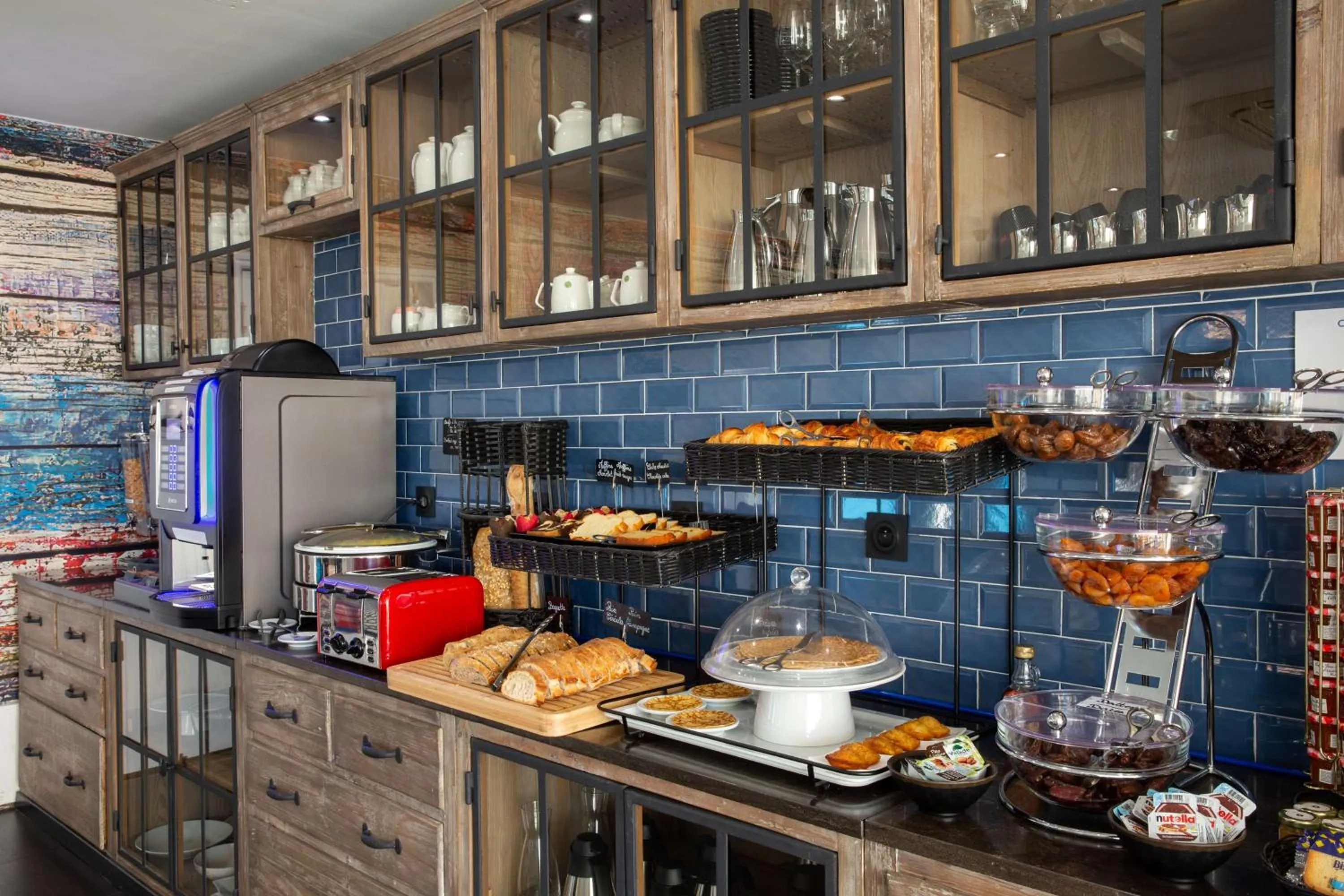 Breakfast in Best Western Plus Hotel Canet-Plage