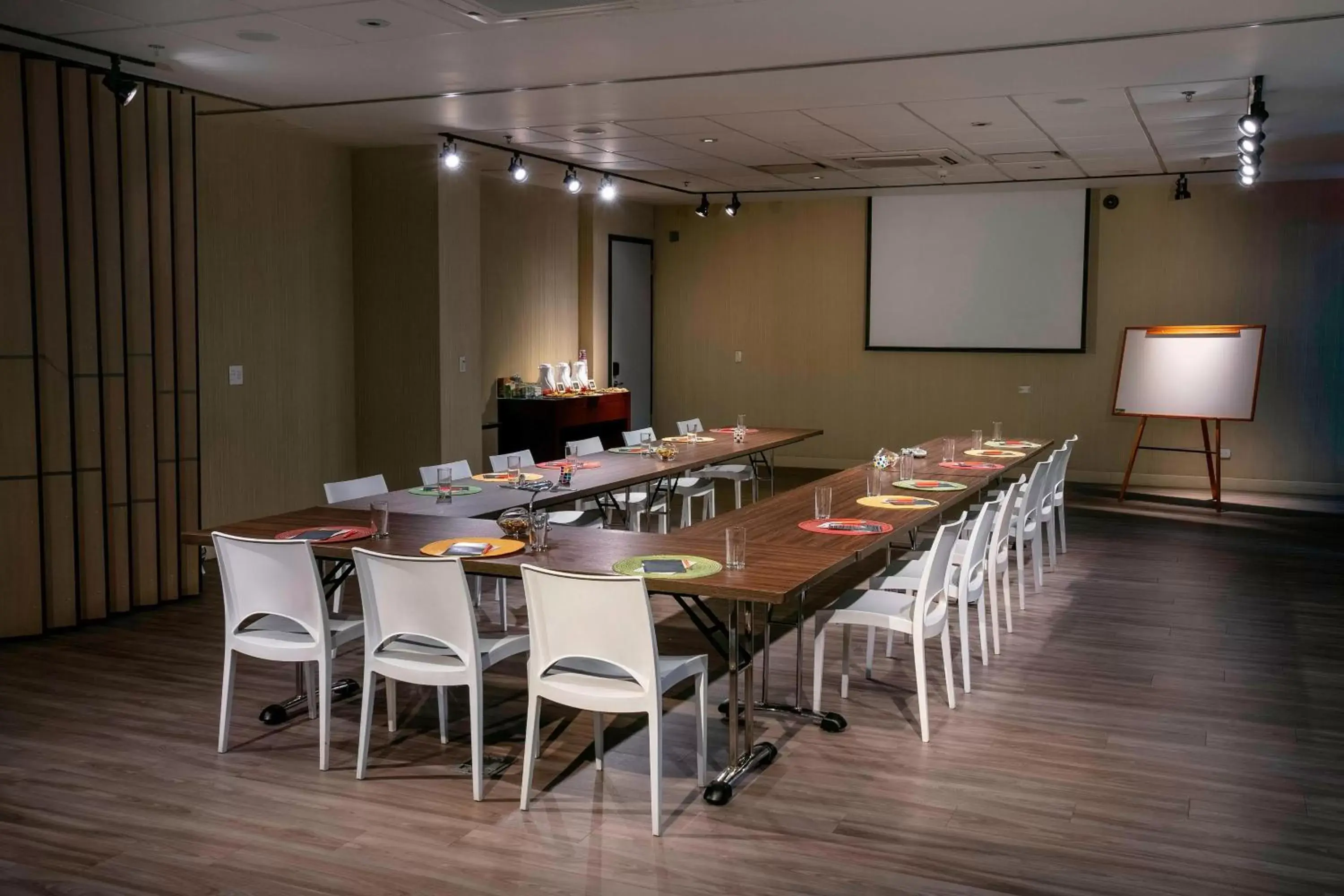 Meeting/conference room in Aloft Bogotá Airport