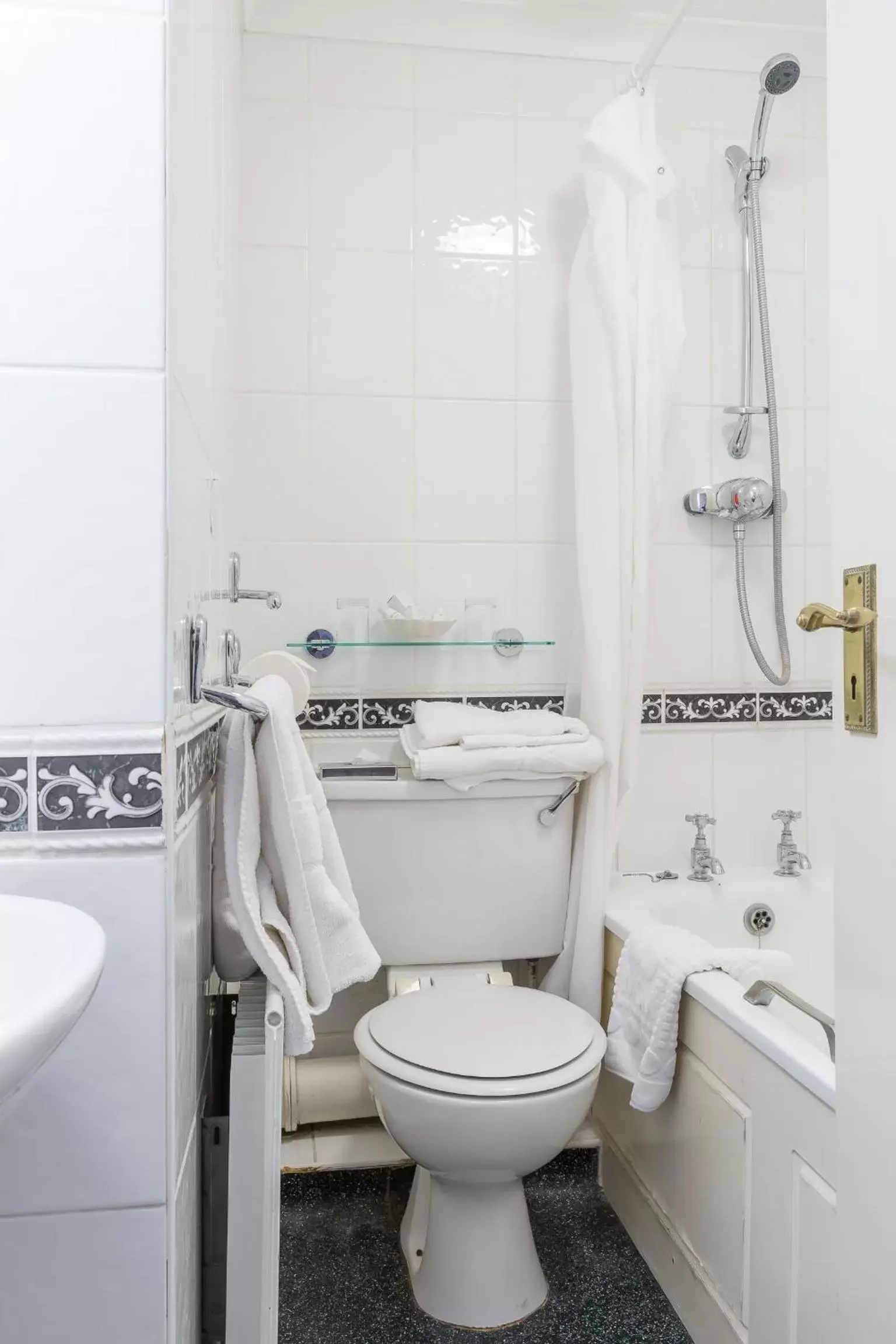 Shower, Bathroom in Muthu Westcliff Hotel (Near London Southend Airport)