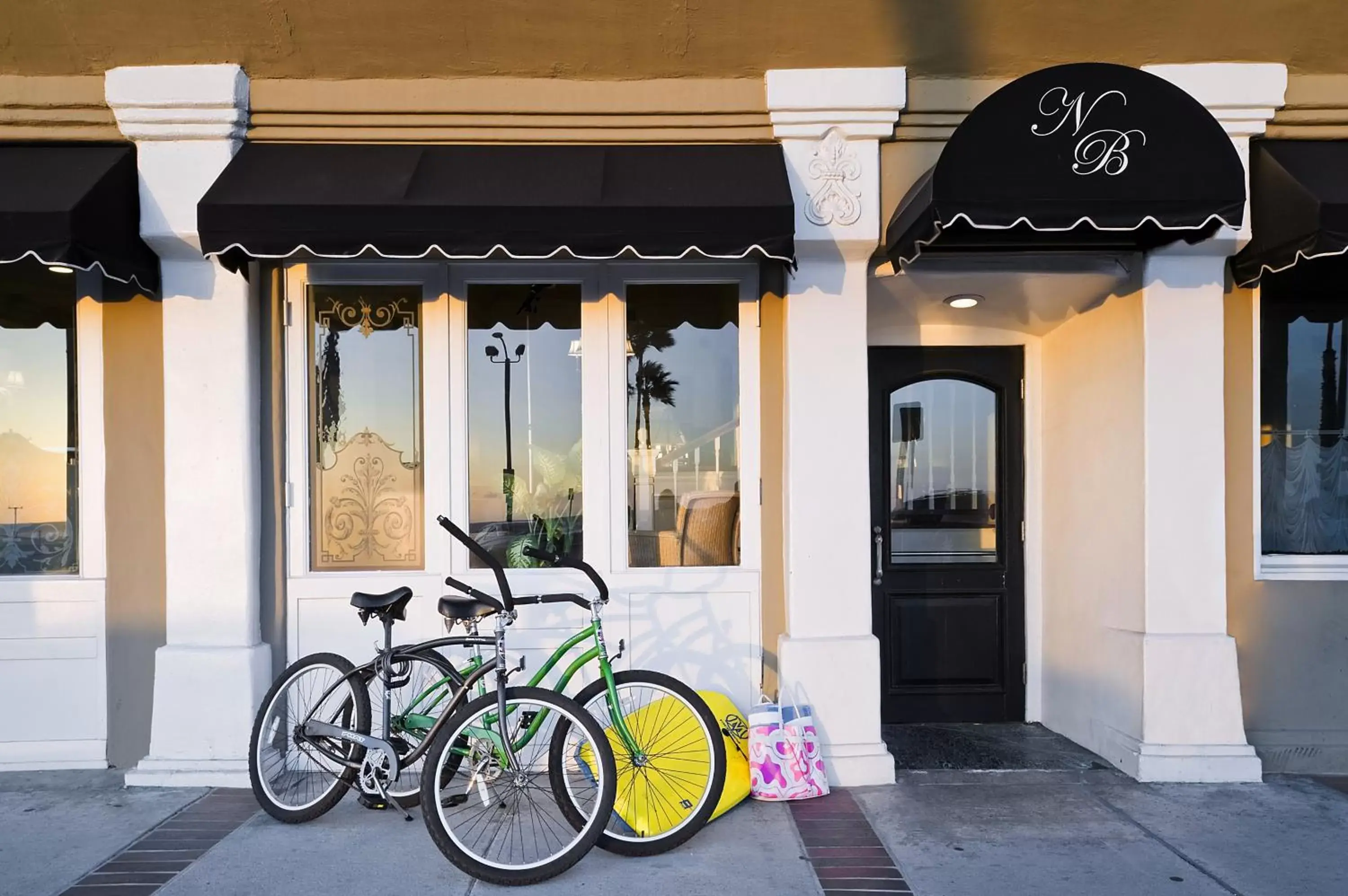 Facade/entrance in Newport Beach Hotel