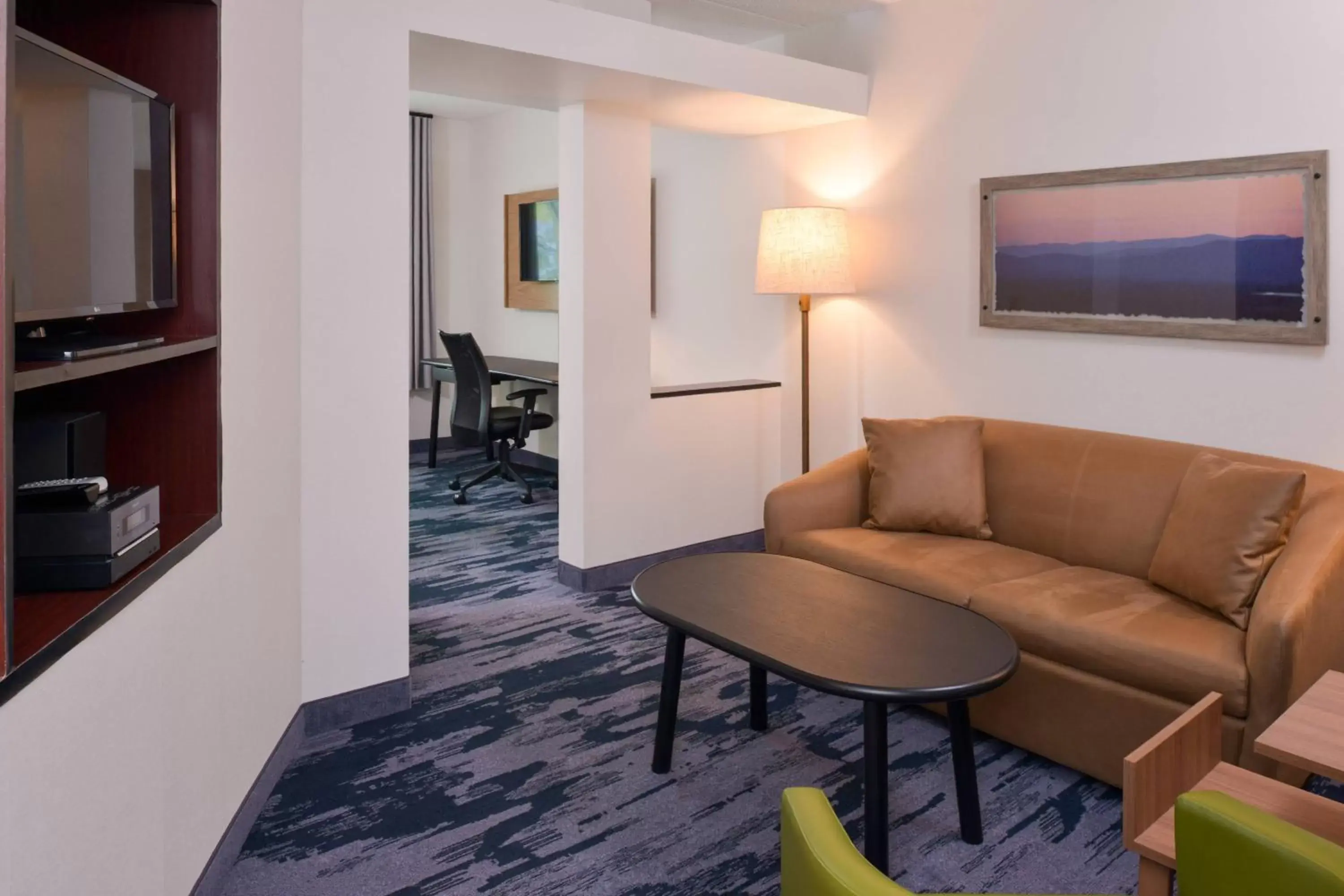 Living room, Seating Area in Fairfield Inn & Suites by Marriott Pittsburgh New Stanton
