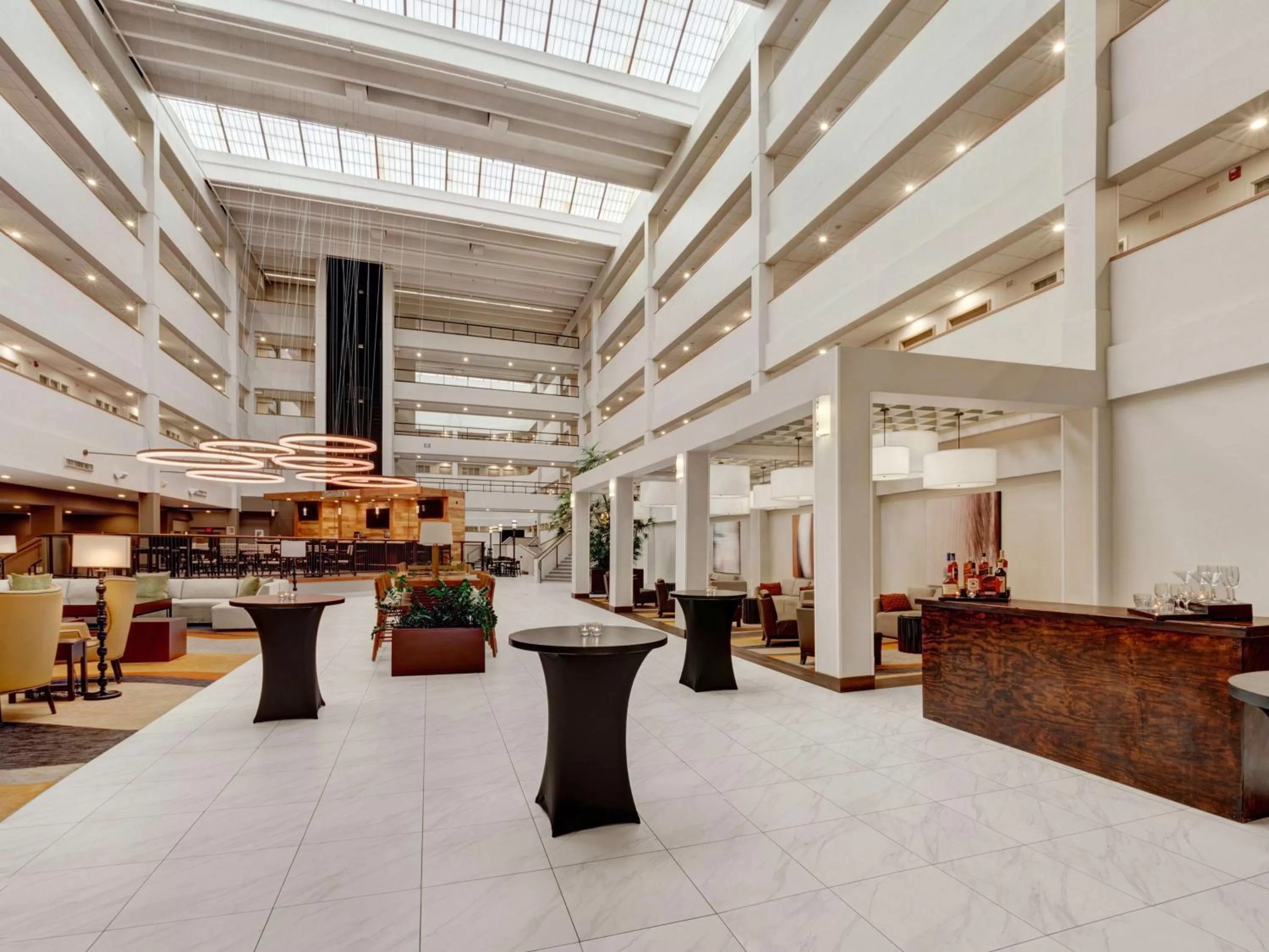 Lobby or reception in Embassy Suites by Hilton Milwaukee Brookfield