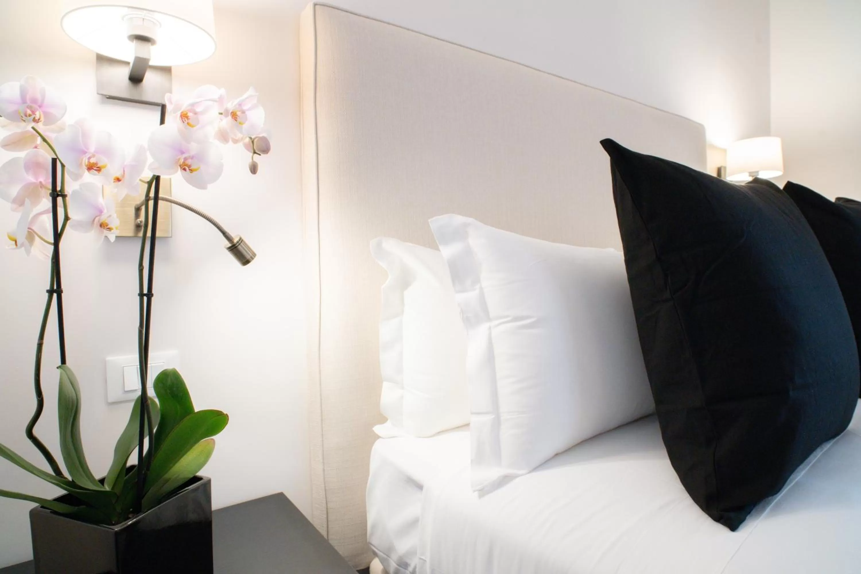 Decorative detail, Bed in Kame Hall