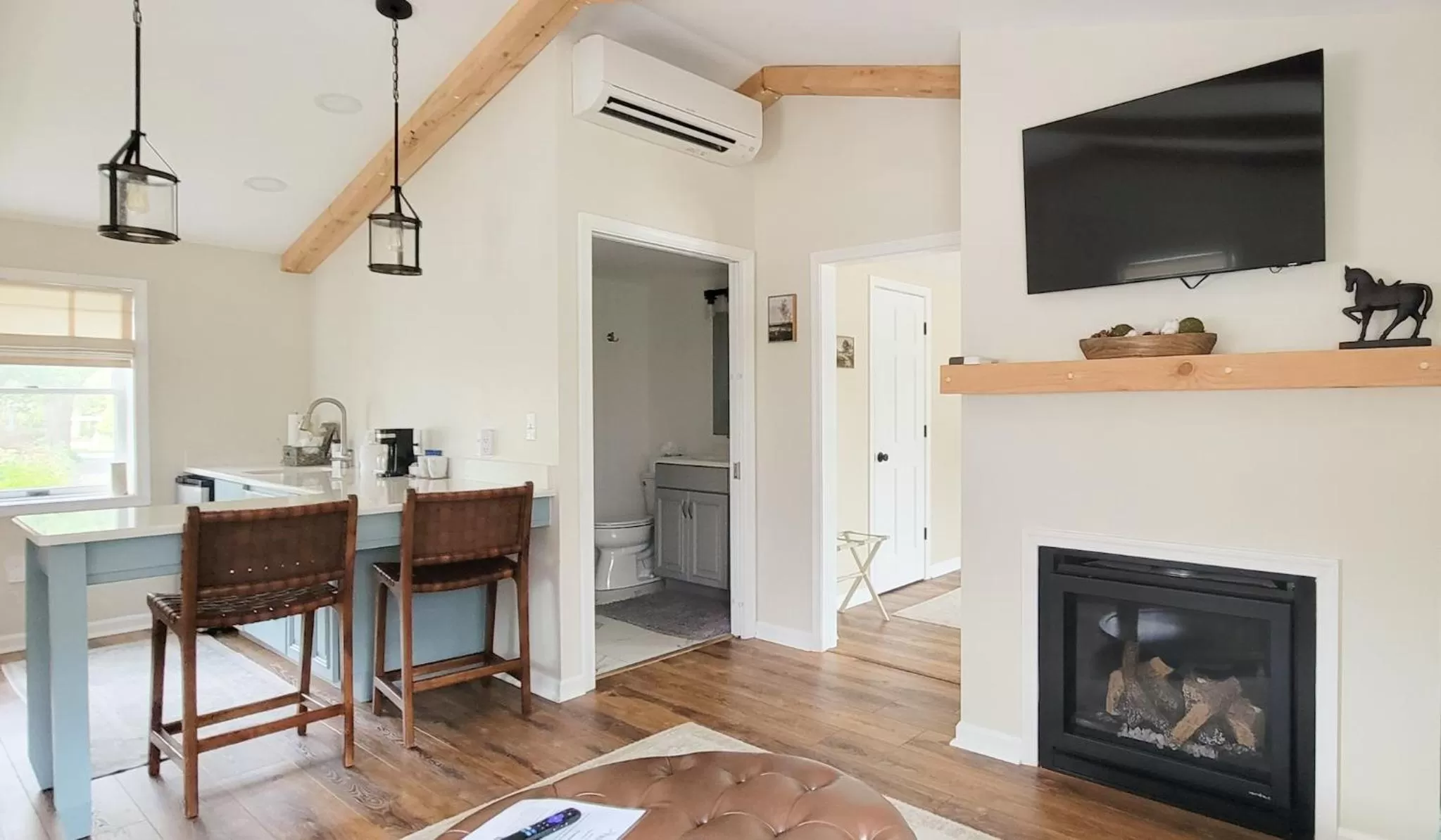 TV and multimedia in Pheasant Field Bed and Breakfast